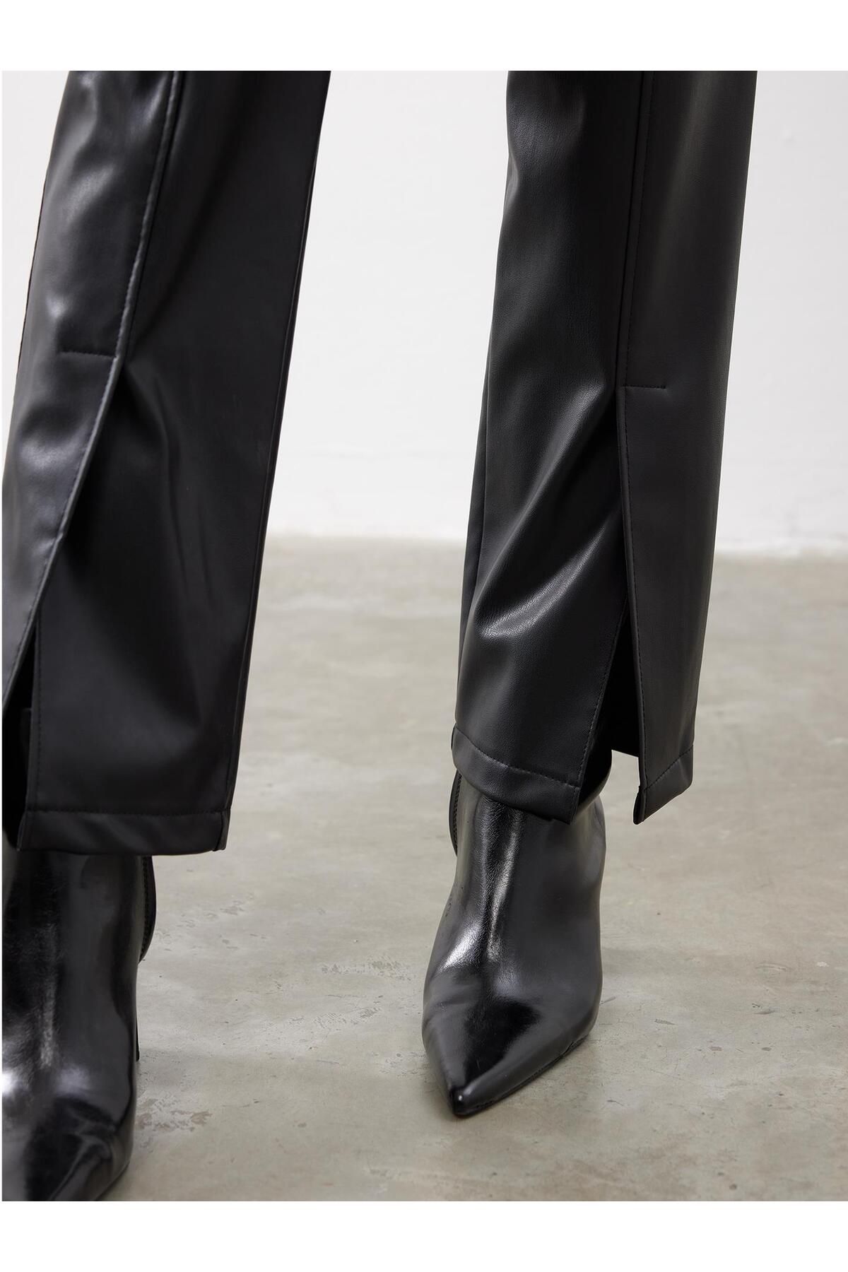 Juste Studio Schwarze Lederhose mit Schlitzdetail - Trendyol