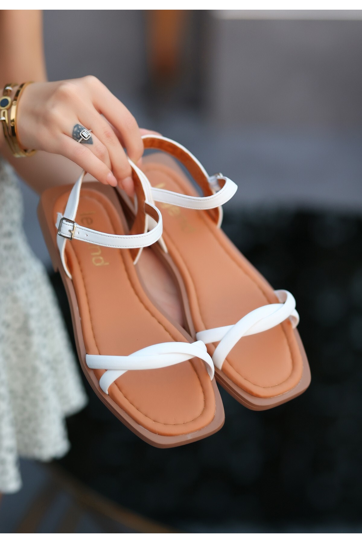 Peno Beyaz Cilt Sandalet