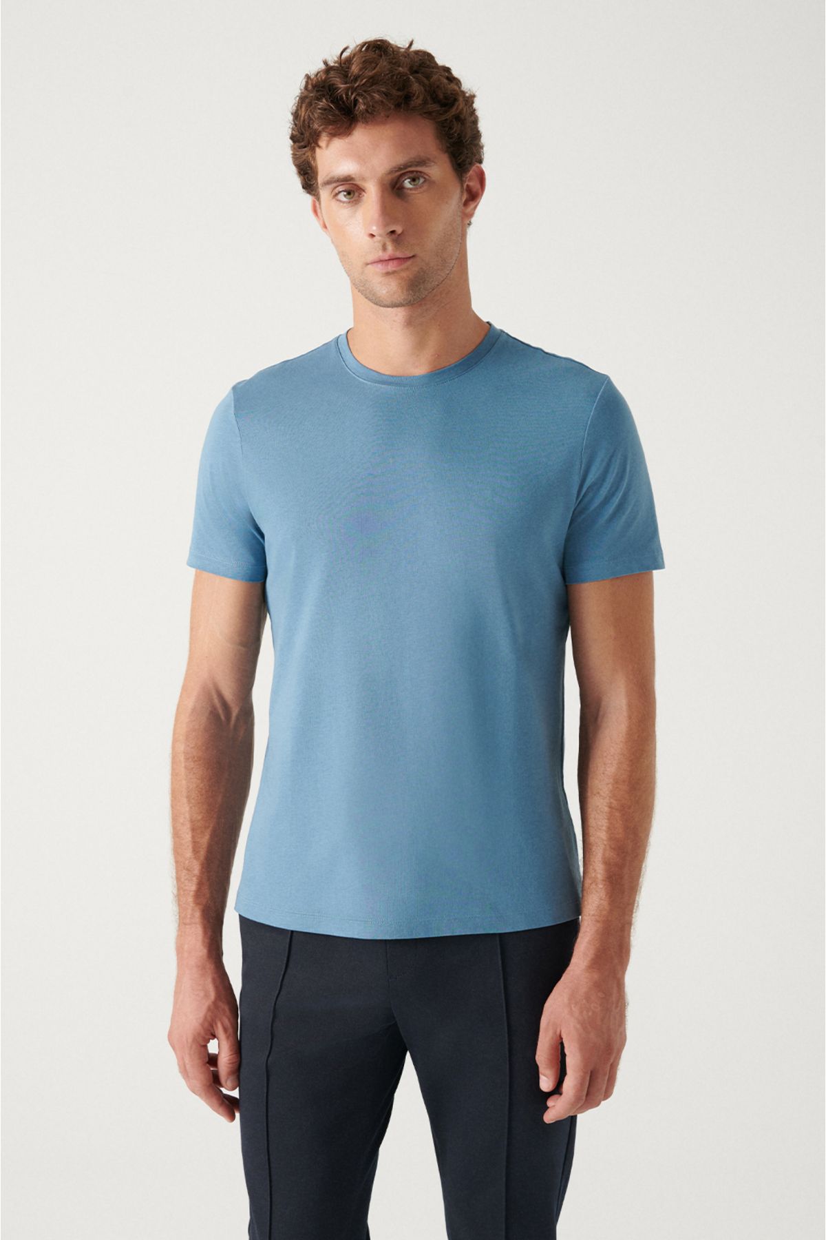 Avva تی شرت E001000 مردانه Indigo 100% پنبه تنفس پذیر یقه خدمه با تناسب استاندارد