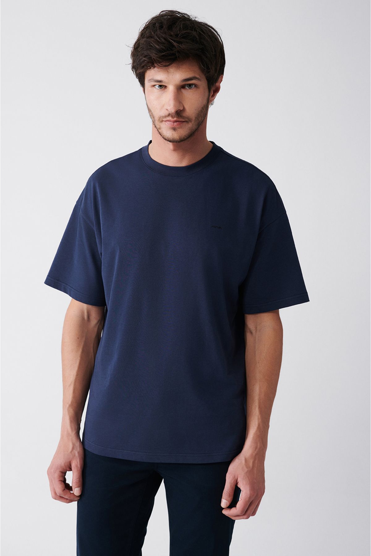 Avva تی شرت چاپی یقه پشتی 100% پنبه ای آبی نای