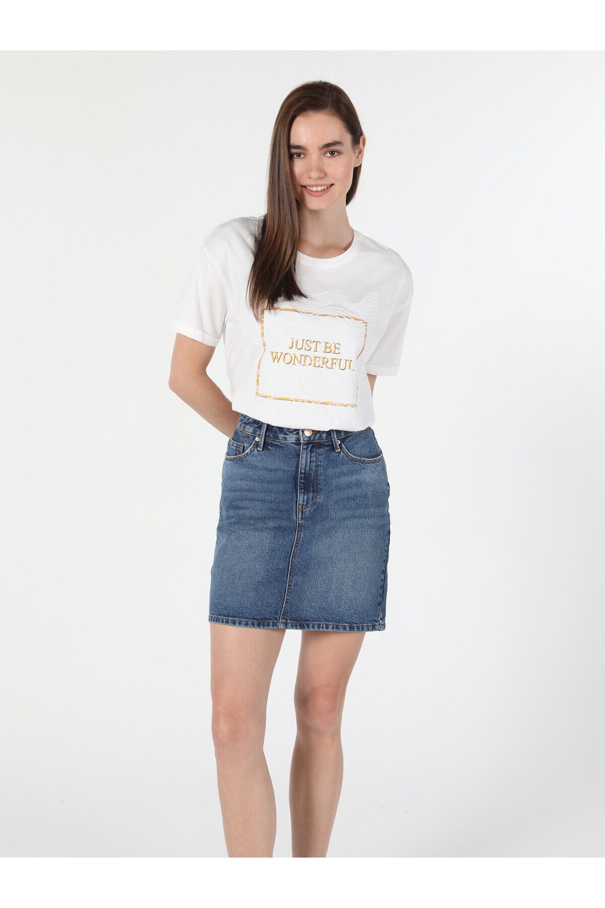 Colin’s تی شرت آستین کوتاه سفید زنانه چاپ شده با یقه Comfort Fit