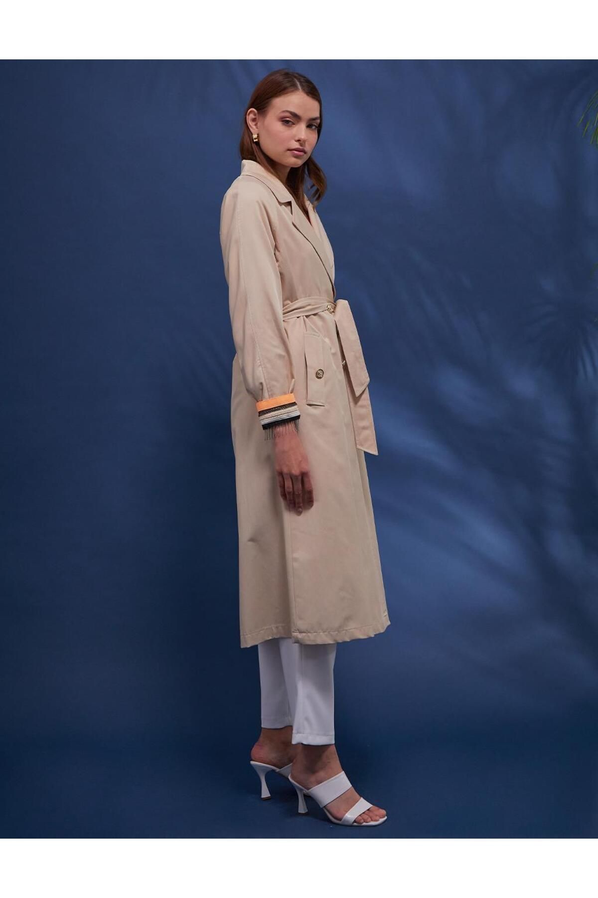 Wide lapel outlet trench coat