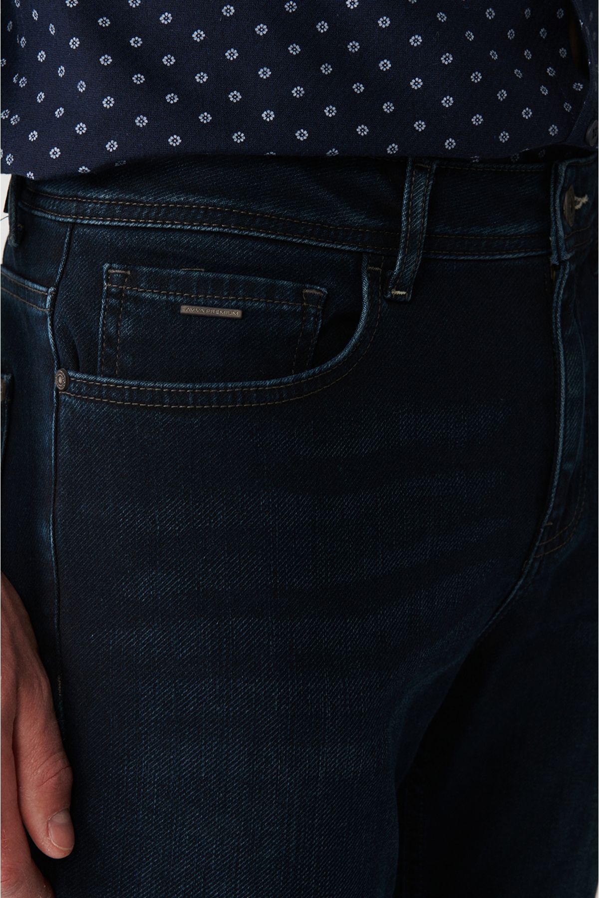 Avva شلوار جین مردانه آبی ناوی وینتیج شسته شده انعطاف پذیر باریک و Fit B003521