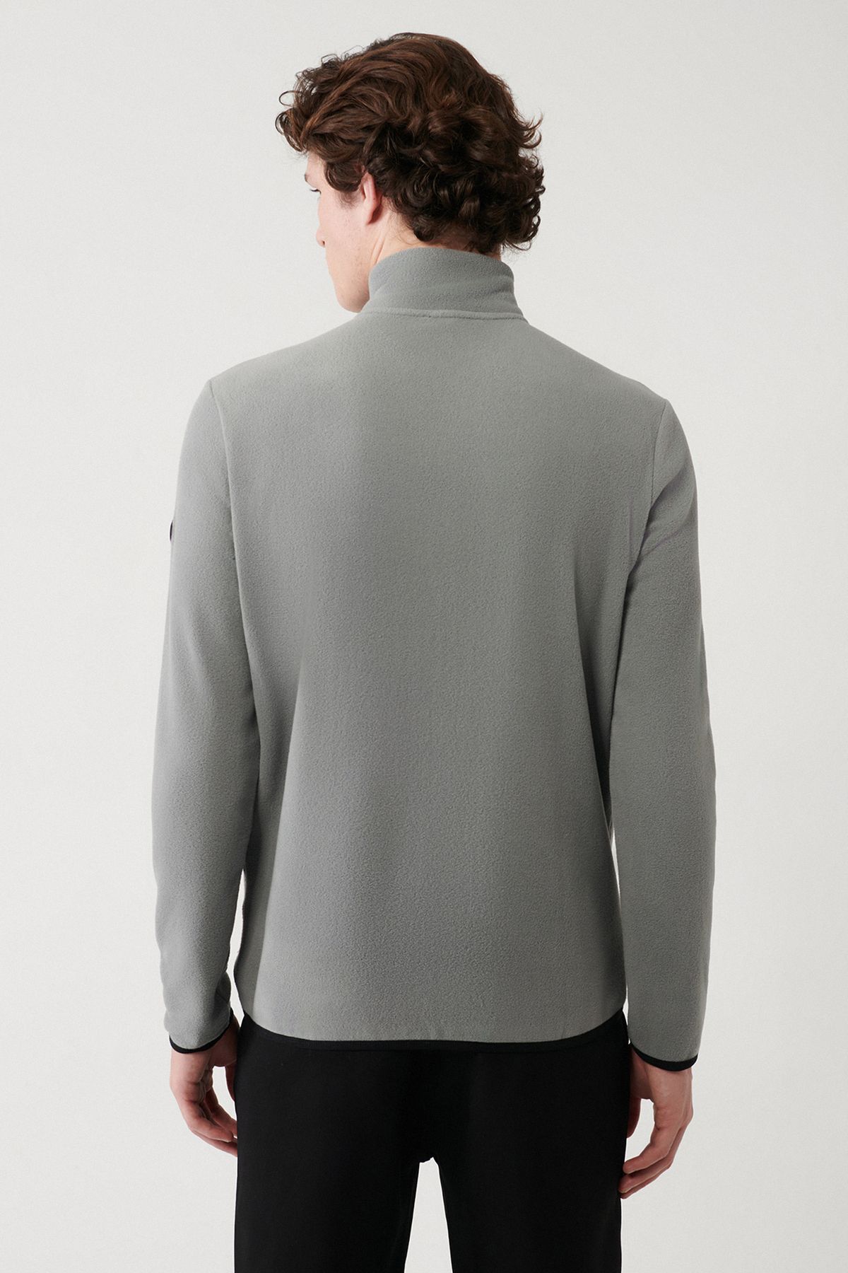 Avva یقه ایستاده خاکستری مردانه نیم زیپ مقاوم در برابر سرما با تناسب معمولی سویشرت استاندارد برش پشمی E001