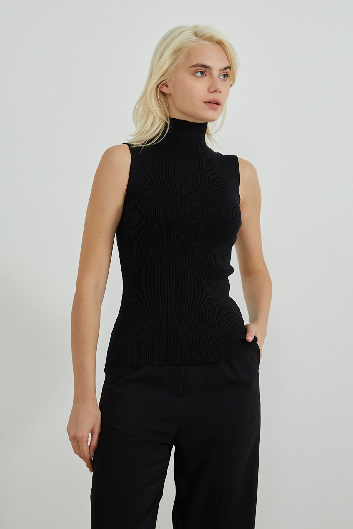 PAULMARK Half Turtleneck Sleeveless Sweater Trendyol