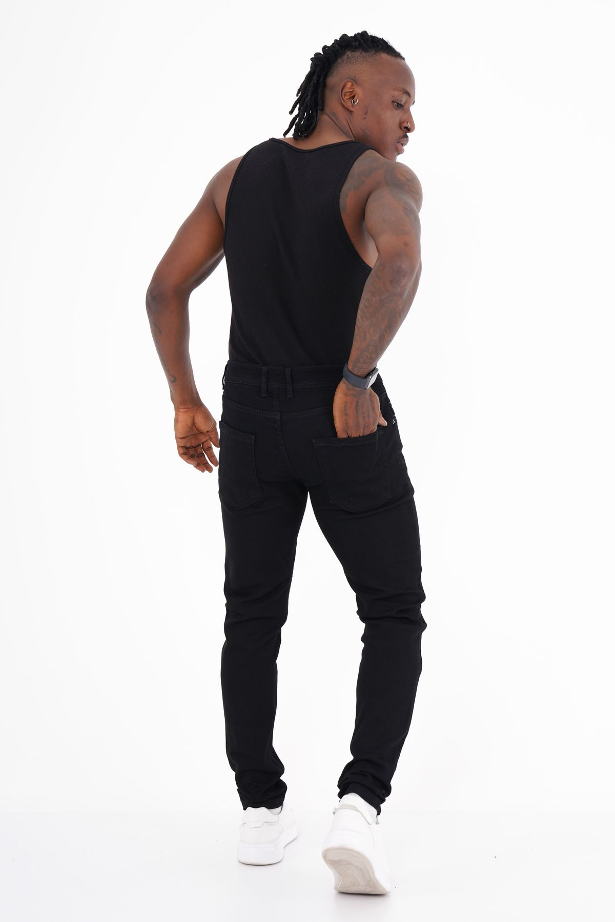 ASOS DESIGN skinny joggers in black