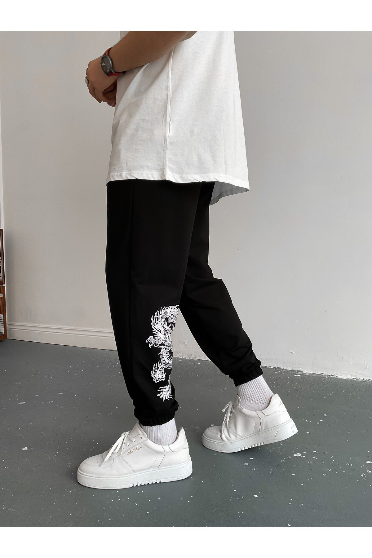 Black hot sale dragon joggers