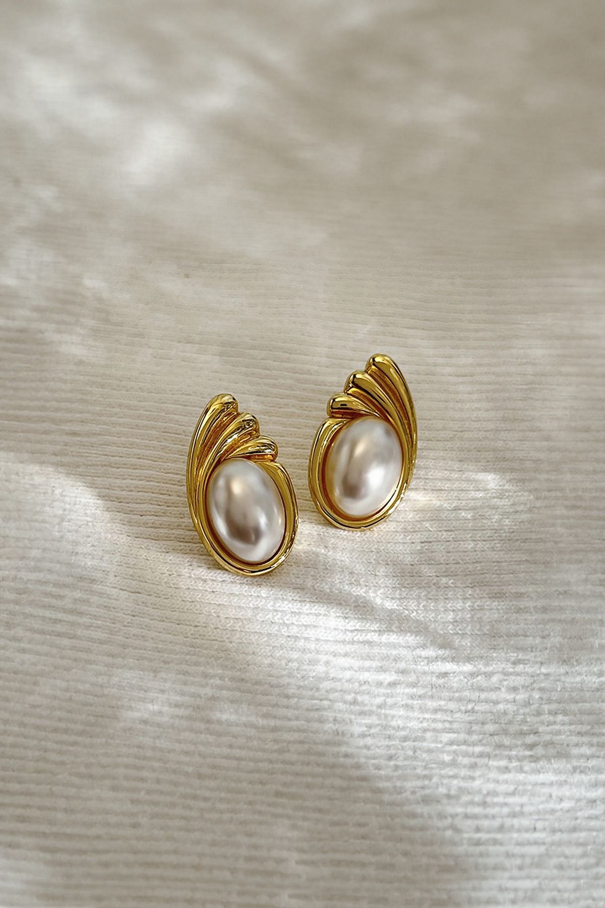 Simple pearl earrings sale