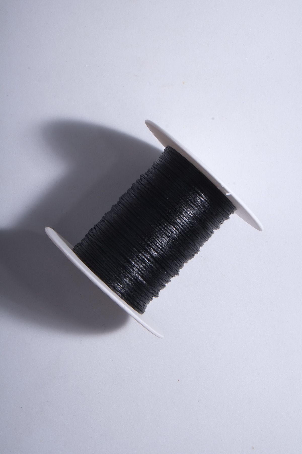 Eskişehir hobi sanat Siyah Renk 0.6 Mm 50 Metre Mumlu Ip Saraç Deri Dikiş Ipi Kolye Takıtasarım Bileklik Ipi Tesbih Ipi