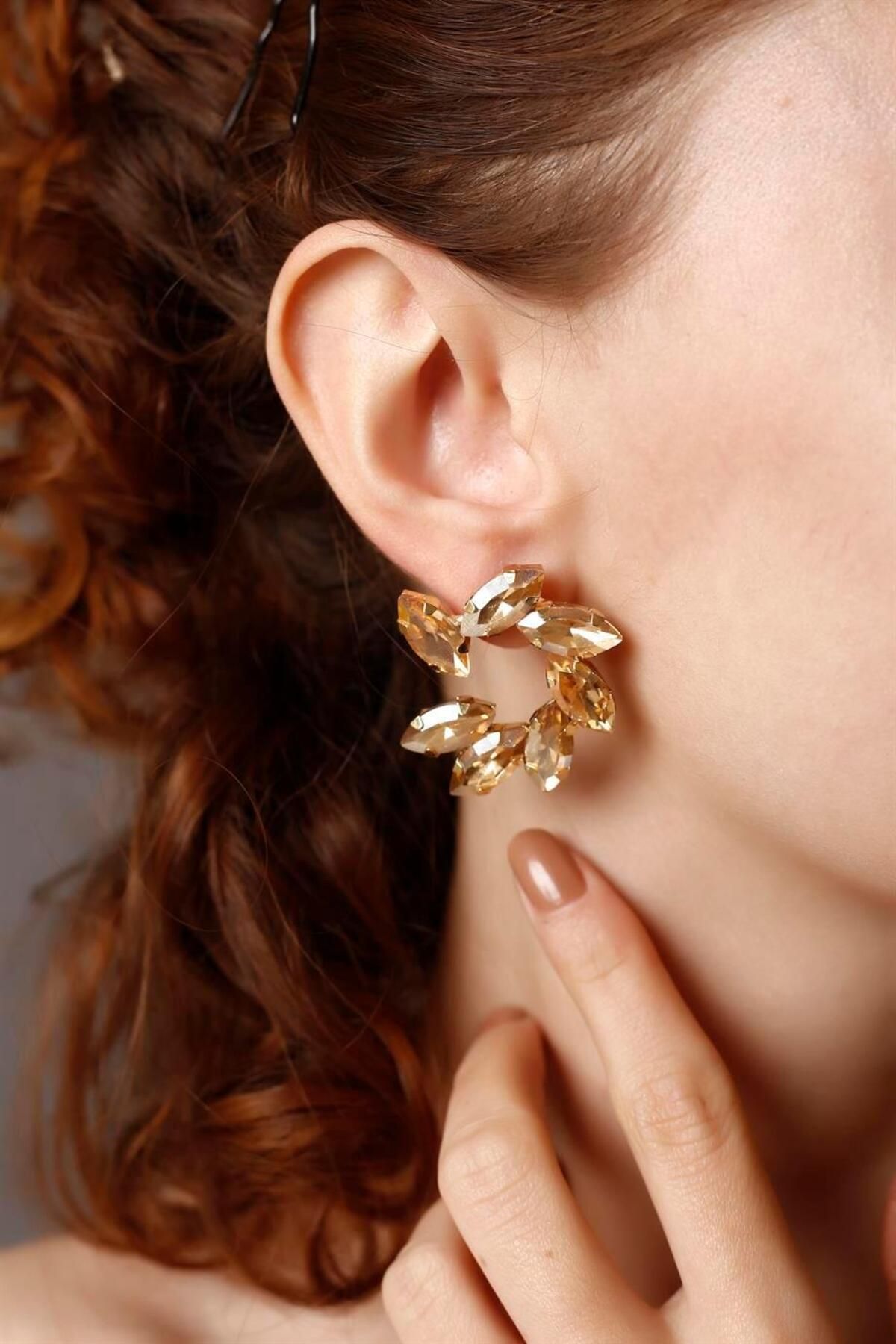 Earrings hotsell stylish woman