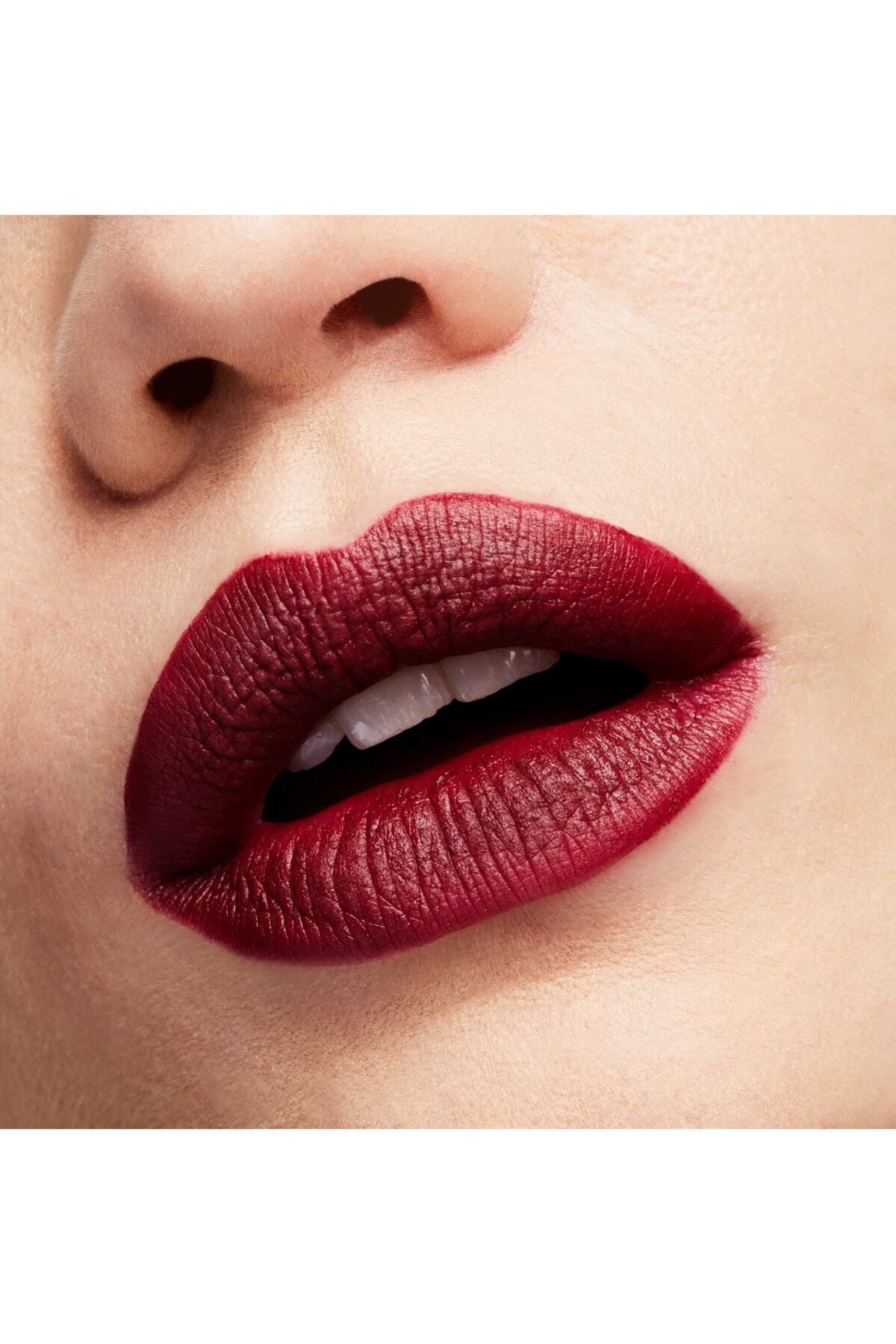 Mac رژ لب مات مخملی مدل Lipstick Diva پیگمنت قوی و جذاب