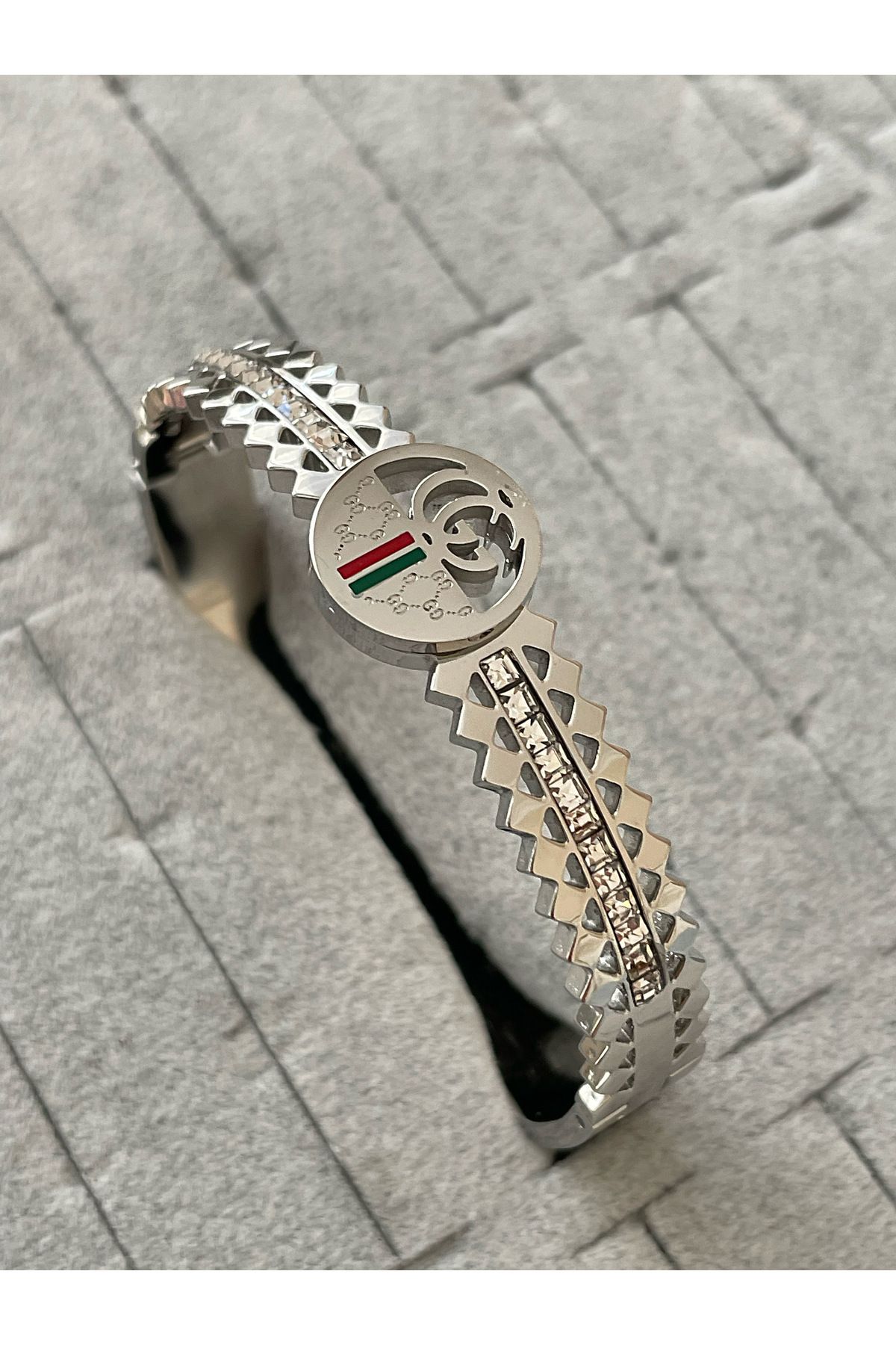 925 Sterling Silver Bracelet With Gucci Trademark Heart | GUCCI® US