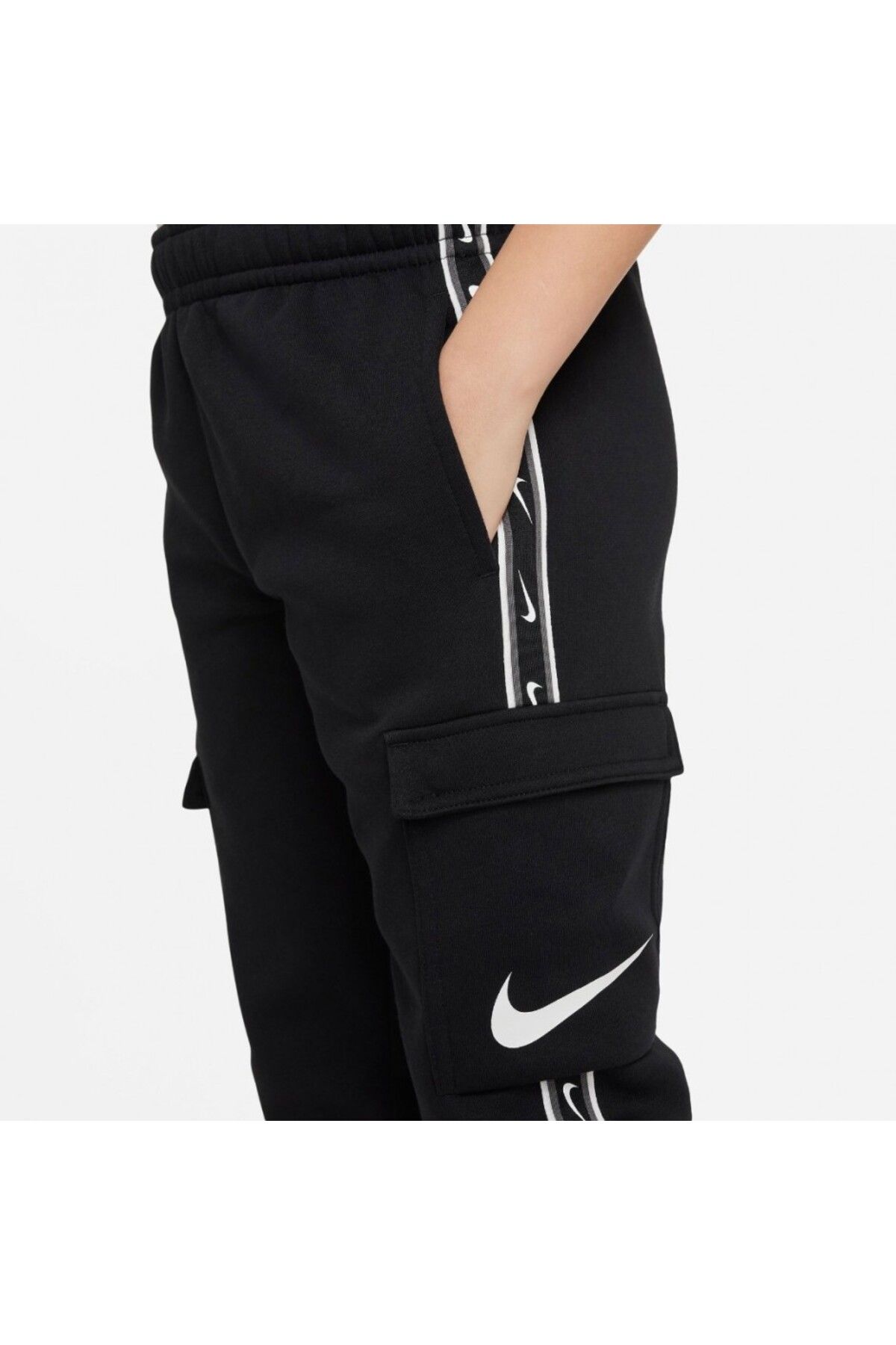 Nike swoosh on tour pack cuffed cargo joggers in black top