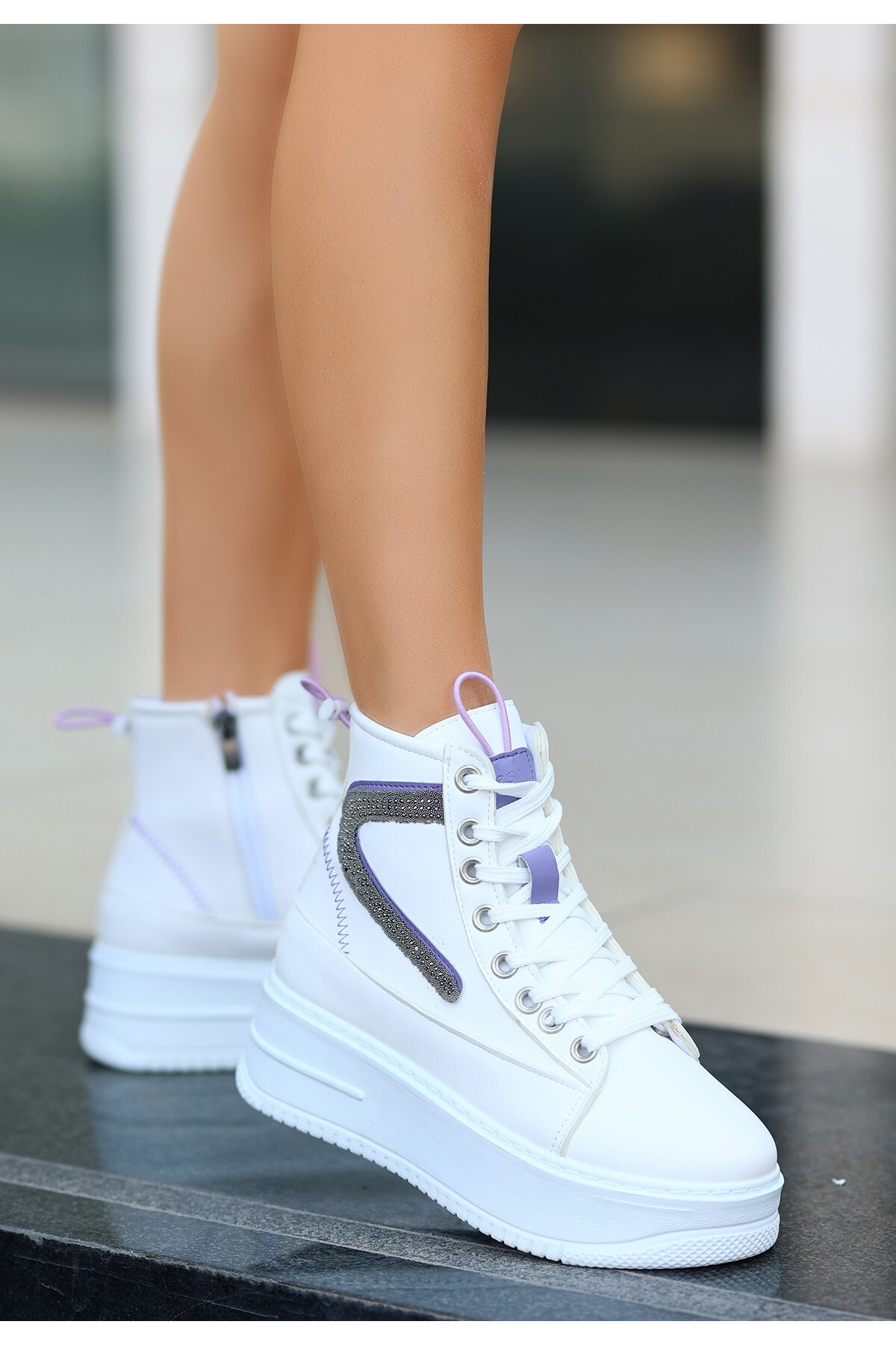 Pone Beyaz Cilt Lila Detaylı Bağcıklı Bot