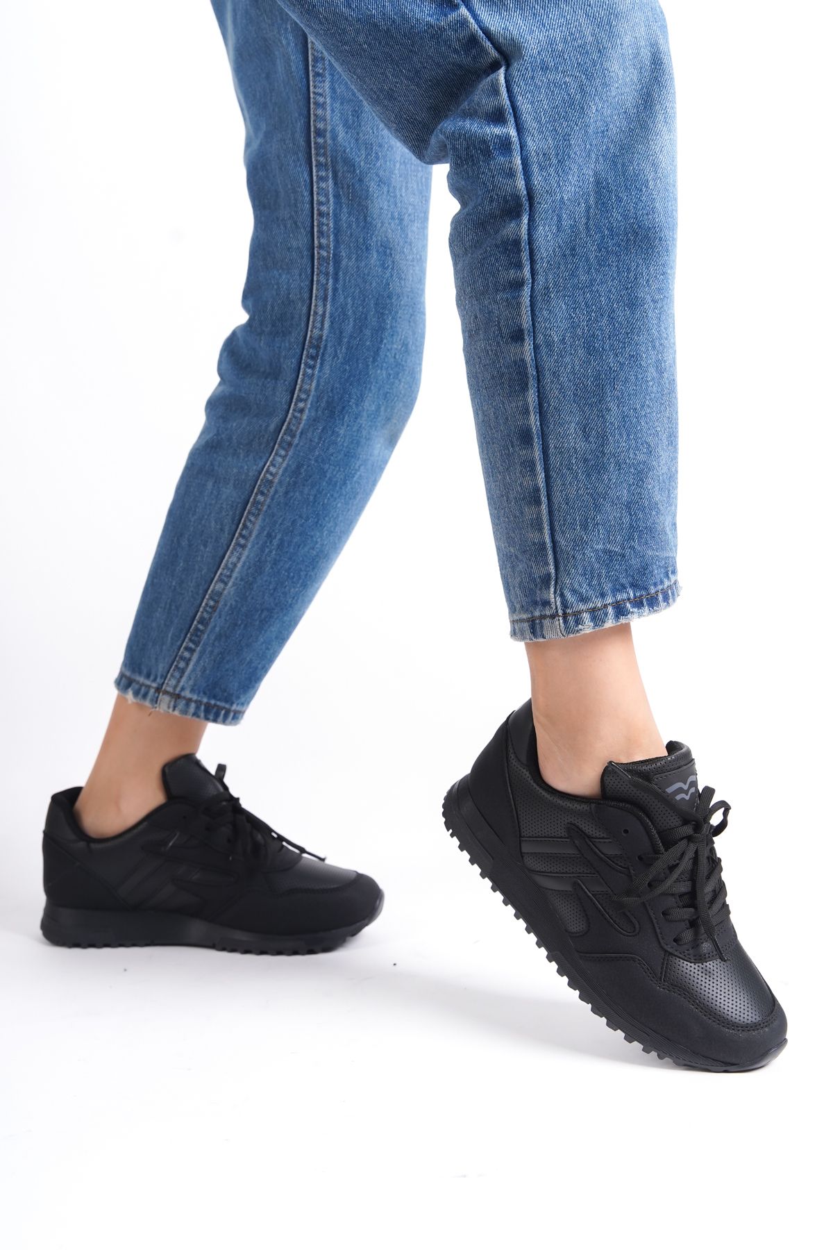 complete the look image