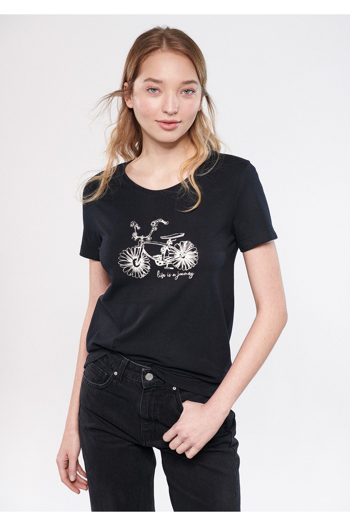 Mavi تی شرت سیاه چاپ شده دوچرخه به طور منظم / برش معمولی 1611285-900
