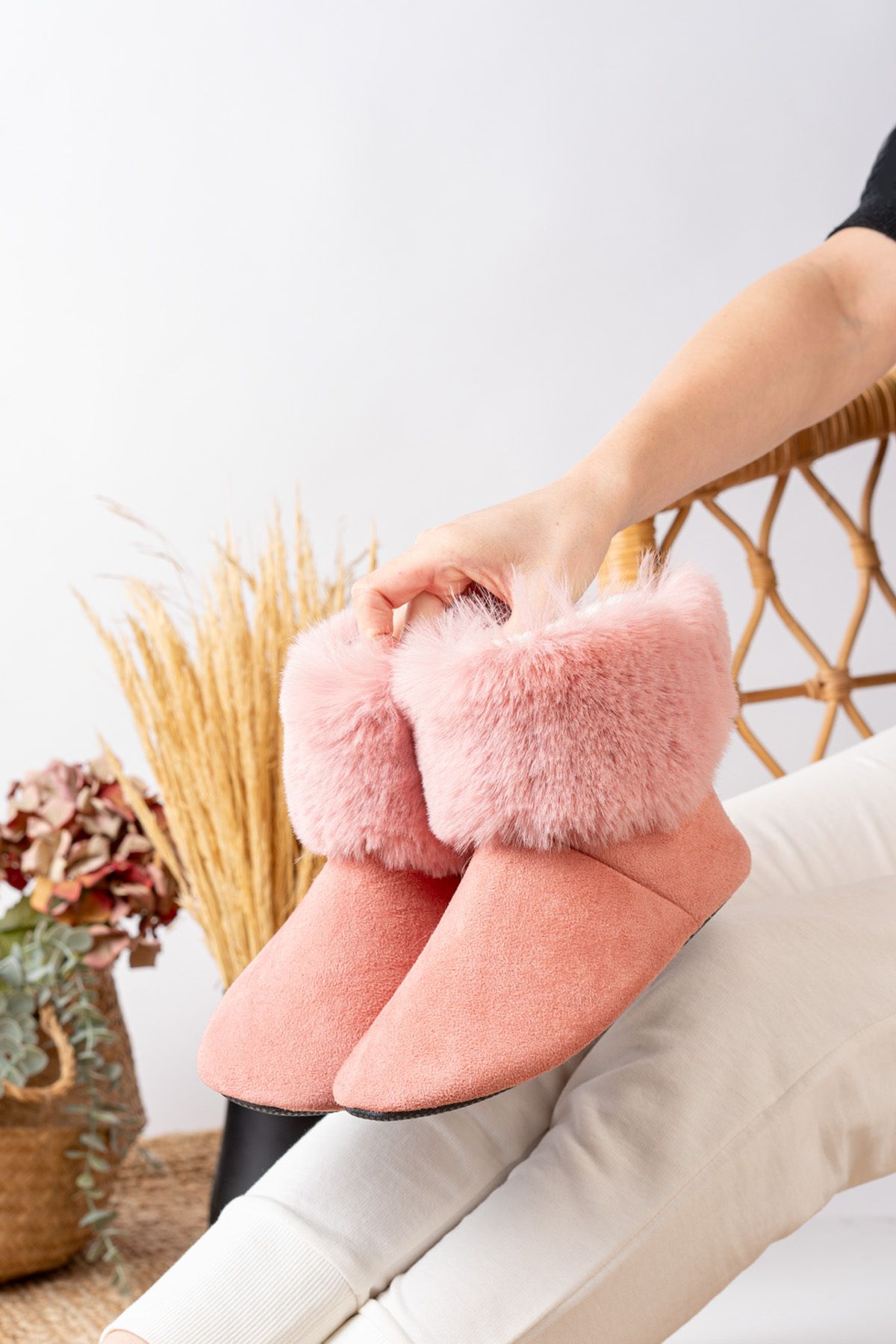Pink fluffy ugg boots new arrivals