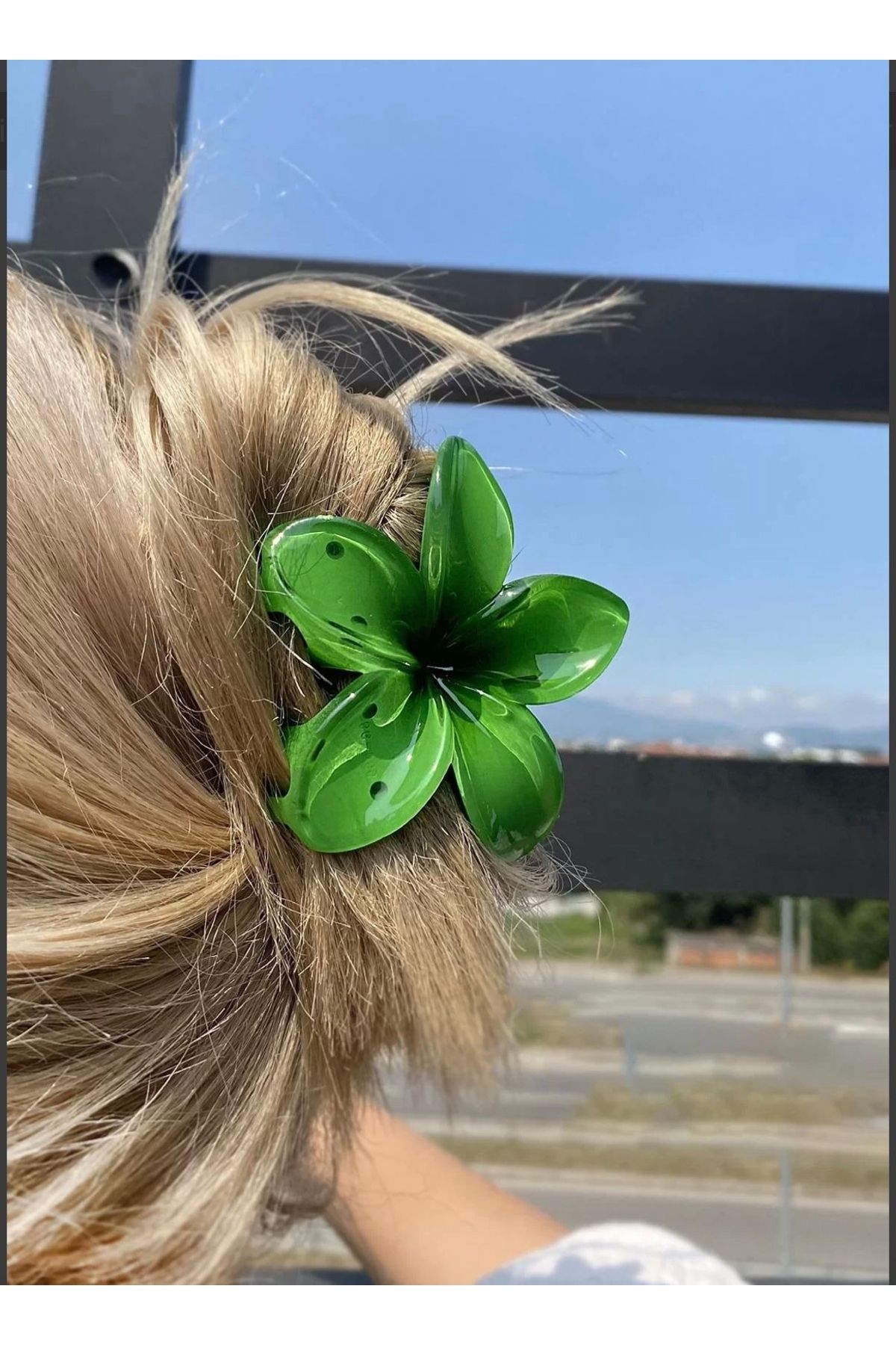 Green flower hair clip top