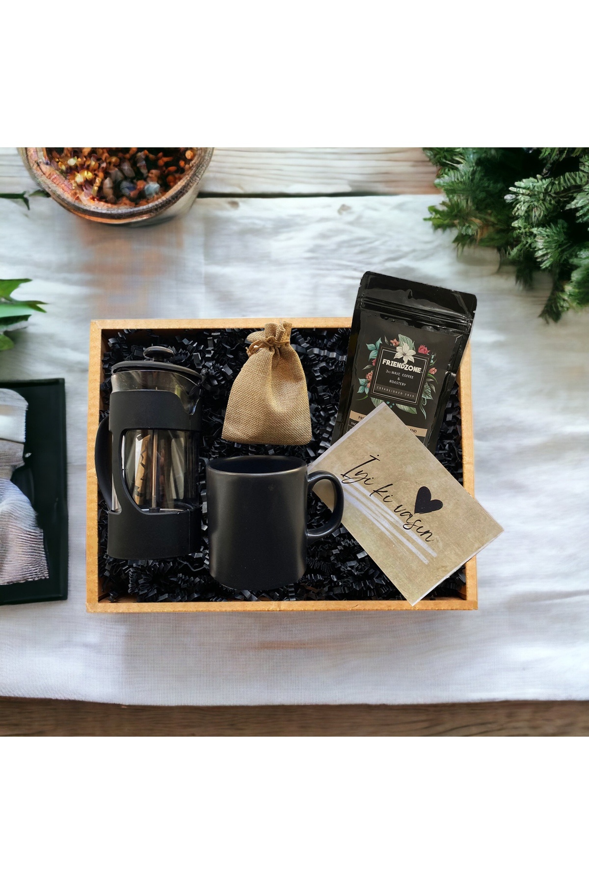 onehediye Iyi Ki Varsın Hediye Kartlı French Press Siyah Kupa Filtre Kahve Lokum Hediye Kutusu