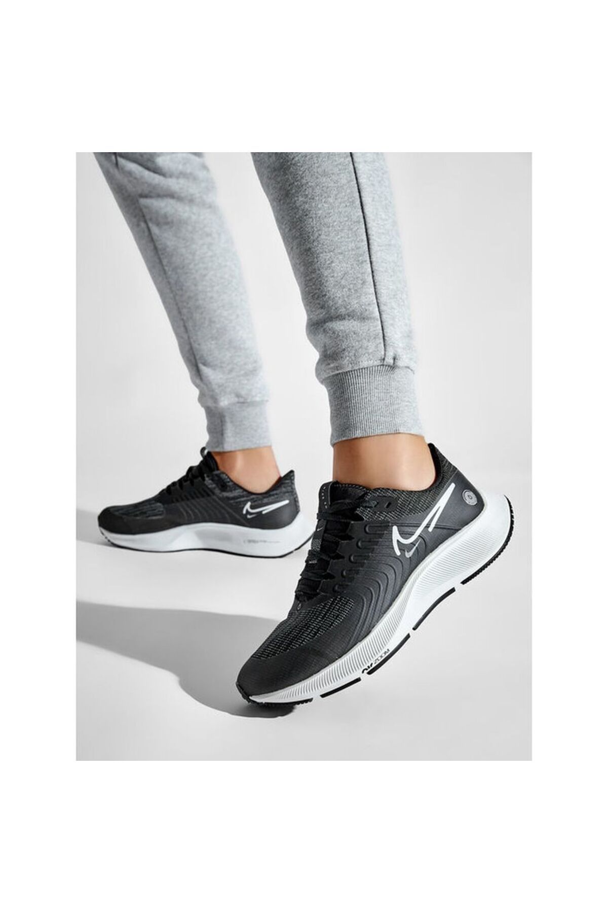 Nike flat training hotsell shoes