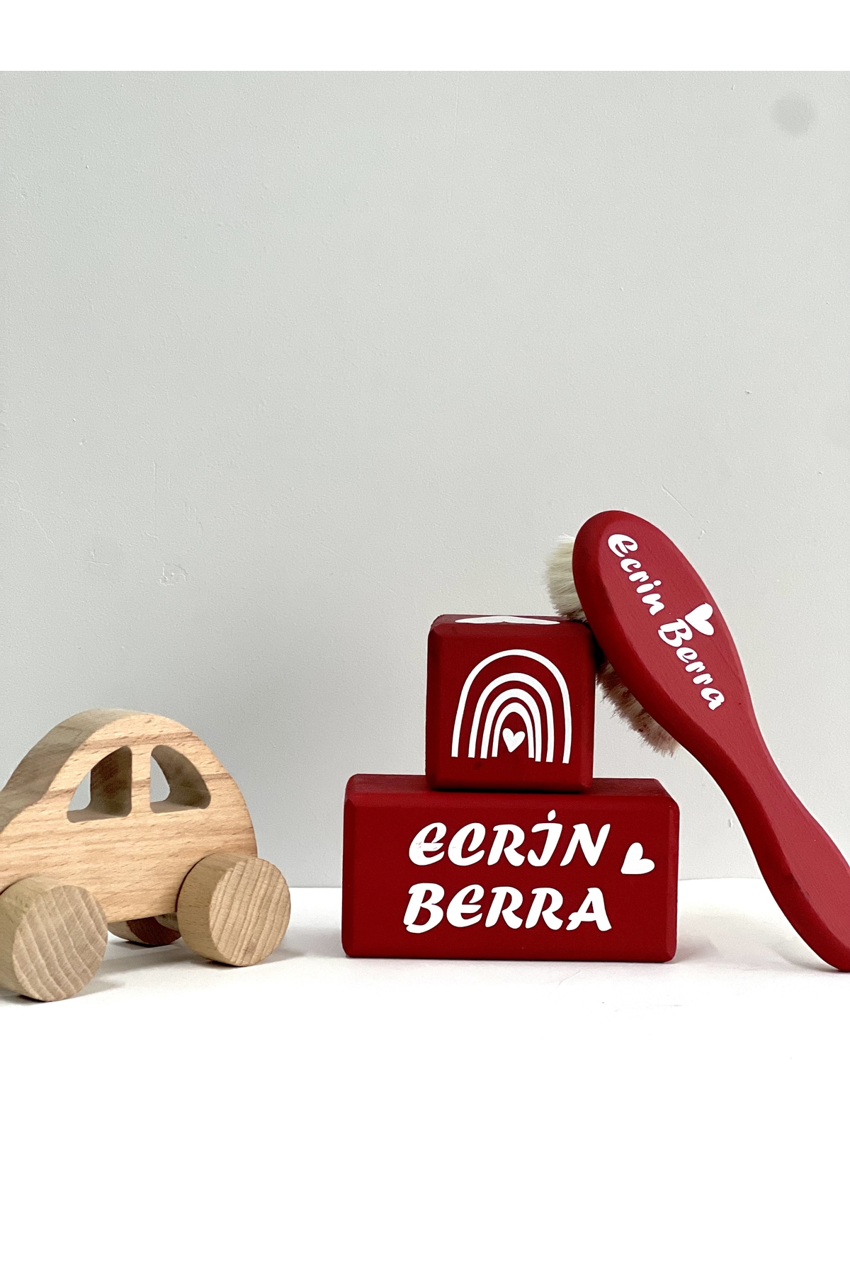 İsim küpü ,sembol küp ve bebek saç fırçası renkli 3lü set