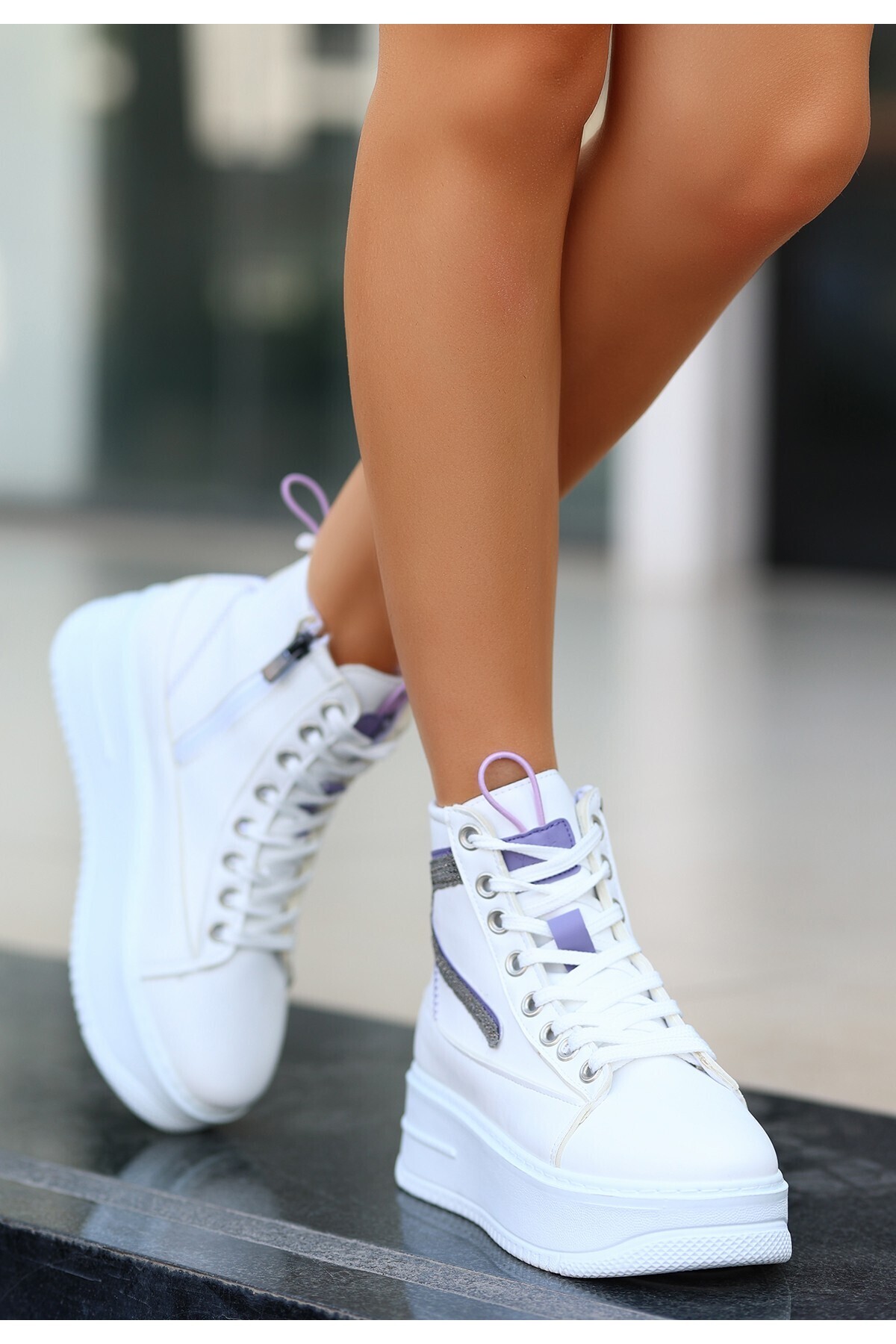 Pone Beyaz Cilt Lila Detaylı Bağcıklı Bot