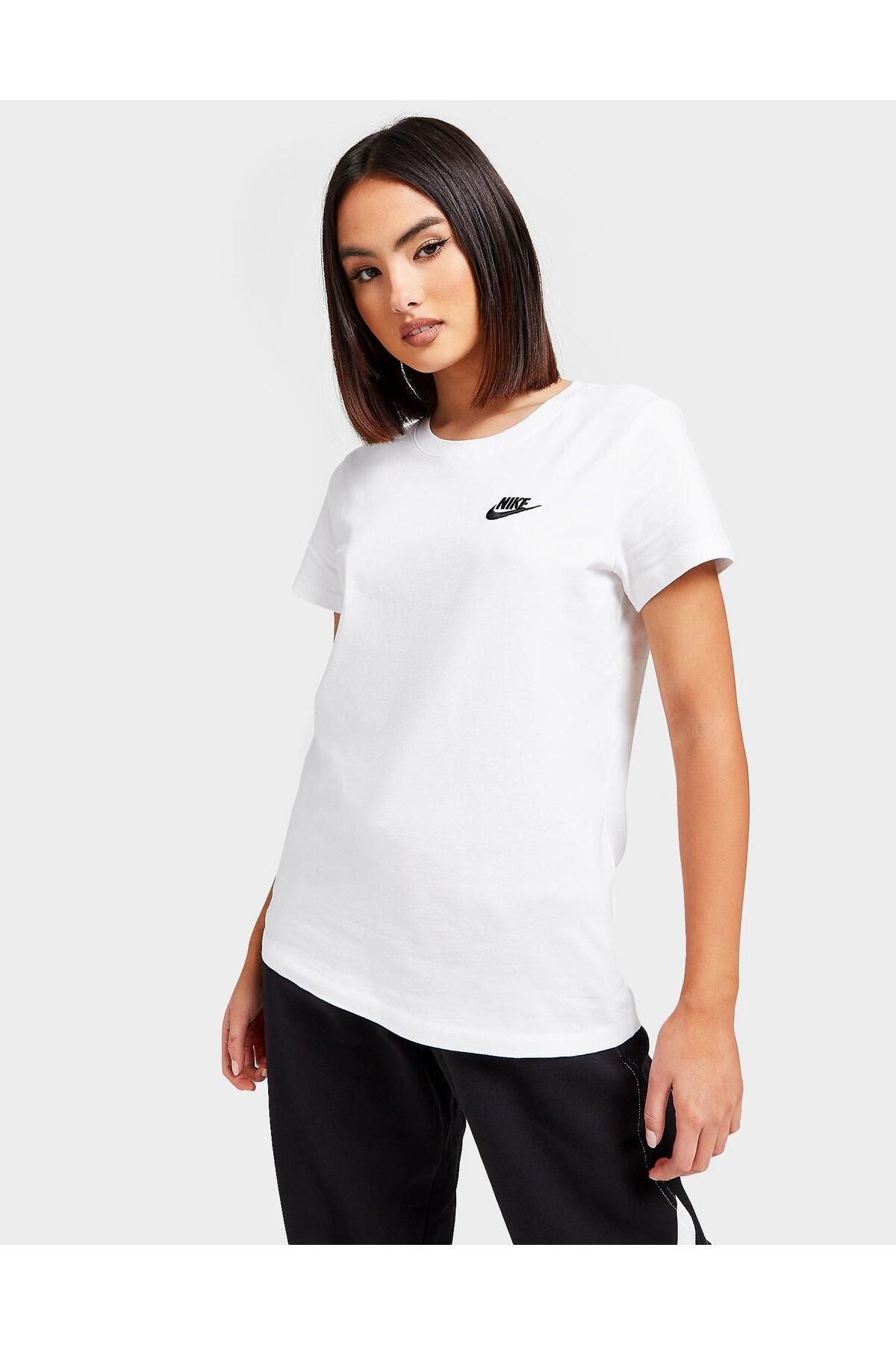 Womens white nike shirt clearance