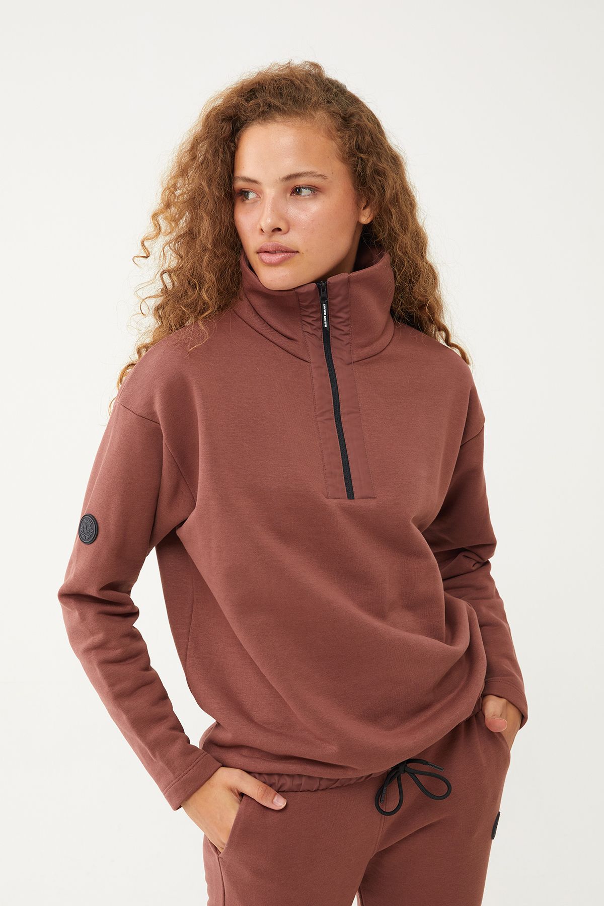 Tracksuit bottoms with sale zip pockets womens