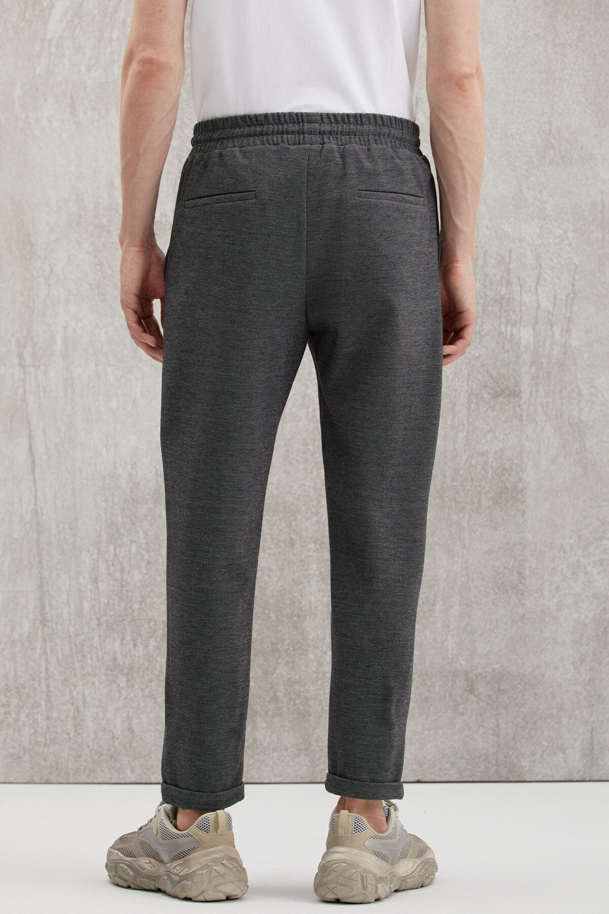 GRIMELANGE-Walsh Herren-Hose im Piqué-Look, aus Spezialstoff, flexibel, mit doppeltem Bein, schnurgebundener, elastischer Taille, Anthrazit 7