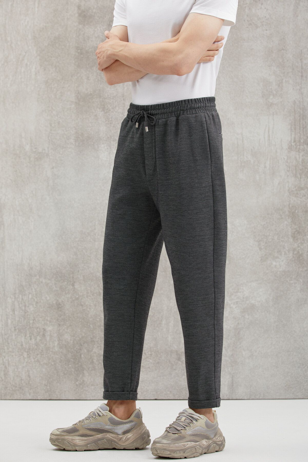 GRIMELANGE-Walsh Herren-Hose im Piqué-Look, aus Spezialstoff, flexibel, mit doppeltem Bein, schnurgebundener, elastischer Taille, Anthrazit 5