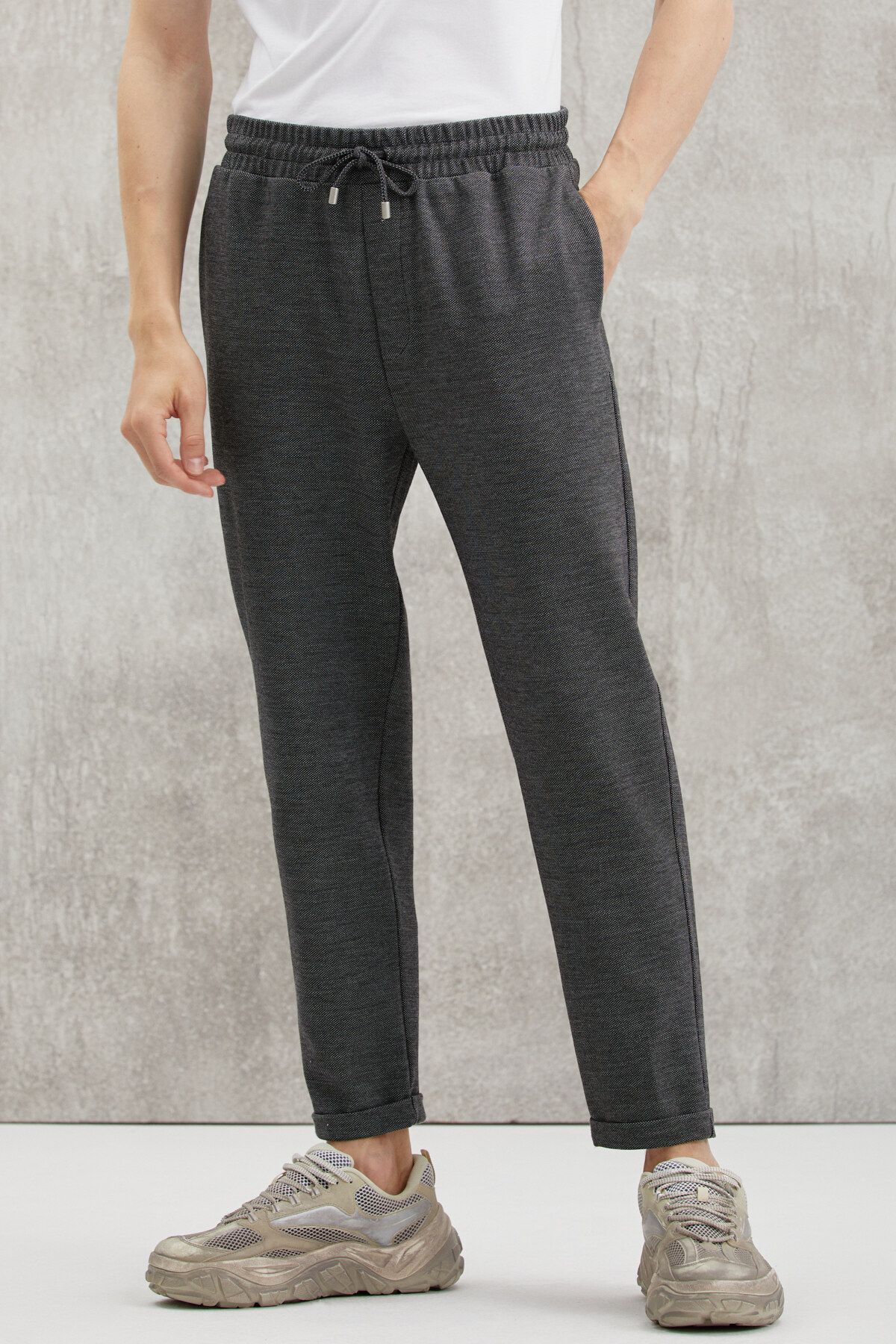 GRIMELANGE-Walsh Herren-Hose im Piqué-Look, aus Spezialstoff, flexibel, mit doppeltem Bein, schnurgebundener, elastischer Taille, Anthrazit 6