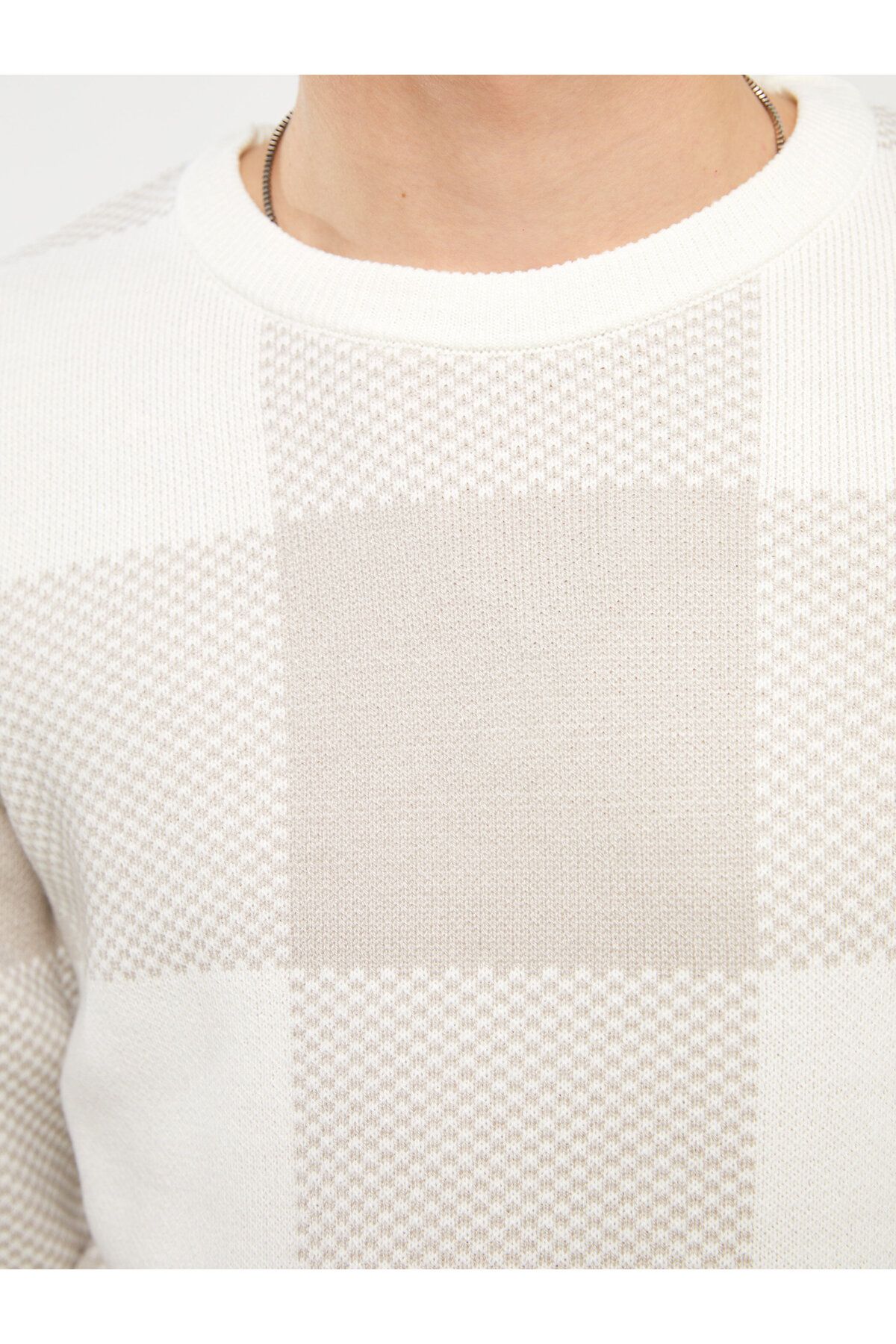 LC Waikiki-Herren-Strickpullover mit Karomuster, Rundhalsausschnitt und langen Ärmeln 4
