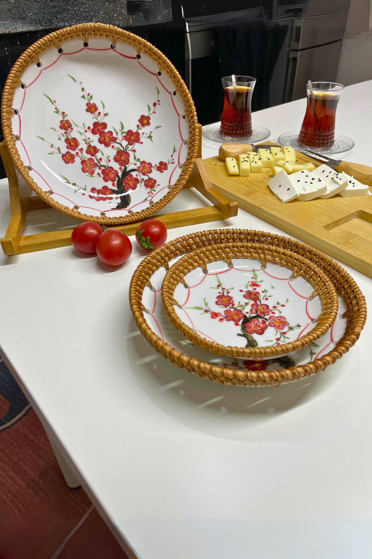 caMekan Decorative Plate Set Set of 3 Presentation Plate Red Flower Ceramic Rattan Embroidered Serving Plate