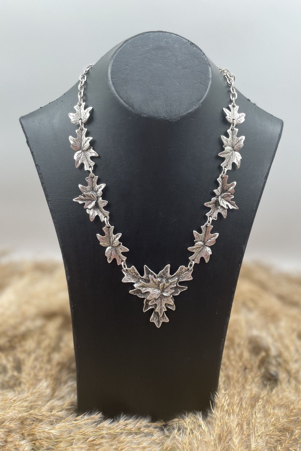 Leaf necklace shop silver