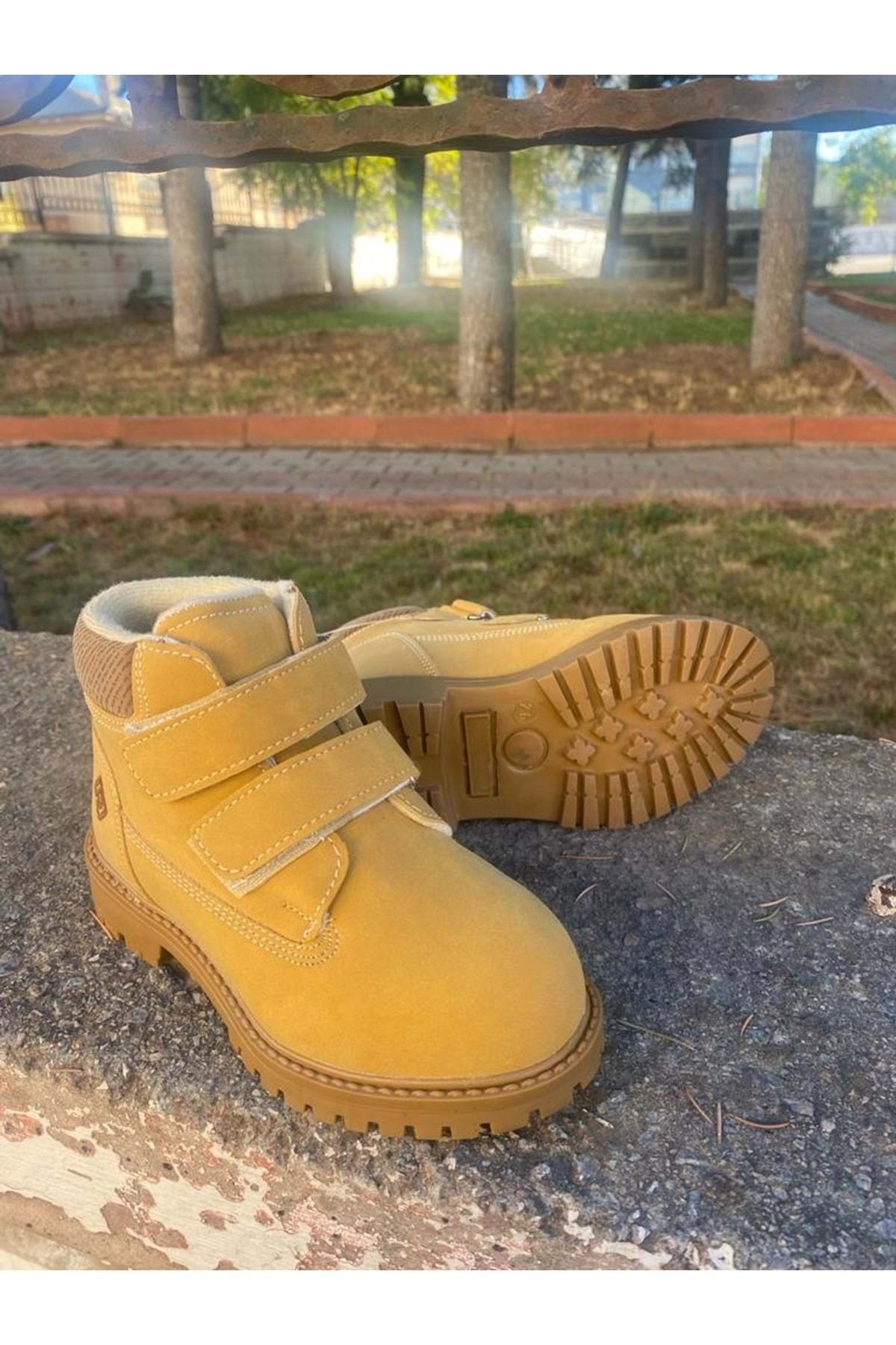 Cat yellow boots online