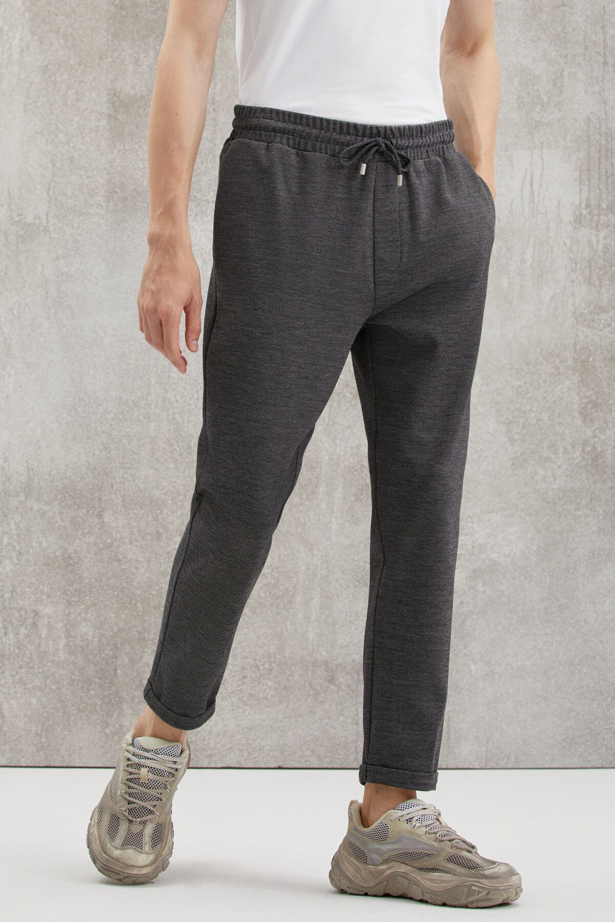 GRIMELANGE-Walsh Herren-Hose im Piqué-Look, aus Spezialstoff, flexibel, mit doppeltem Bein, schnurgebundener, elastischer Taille, Anthrazit 3