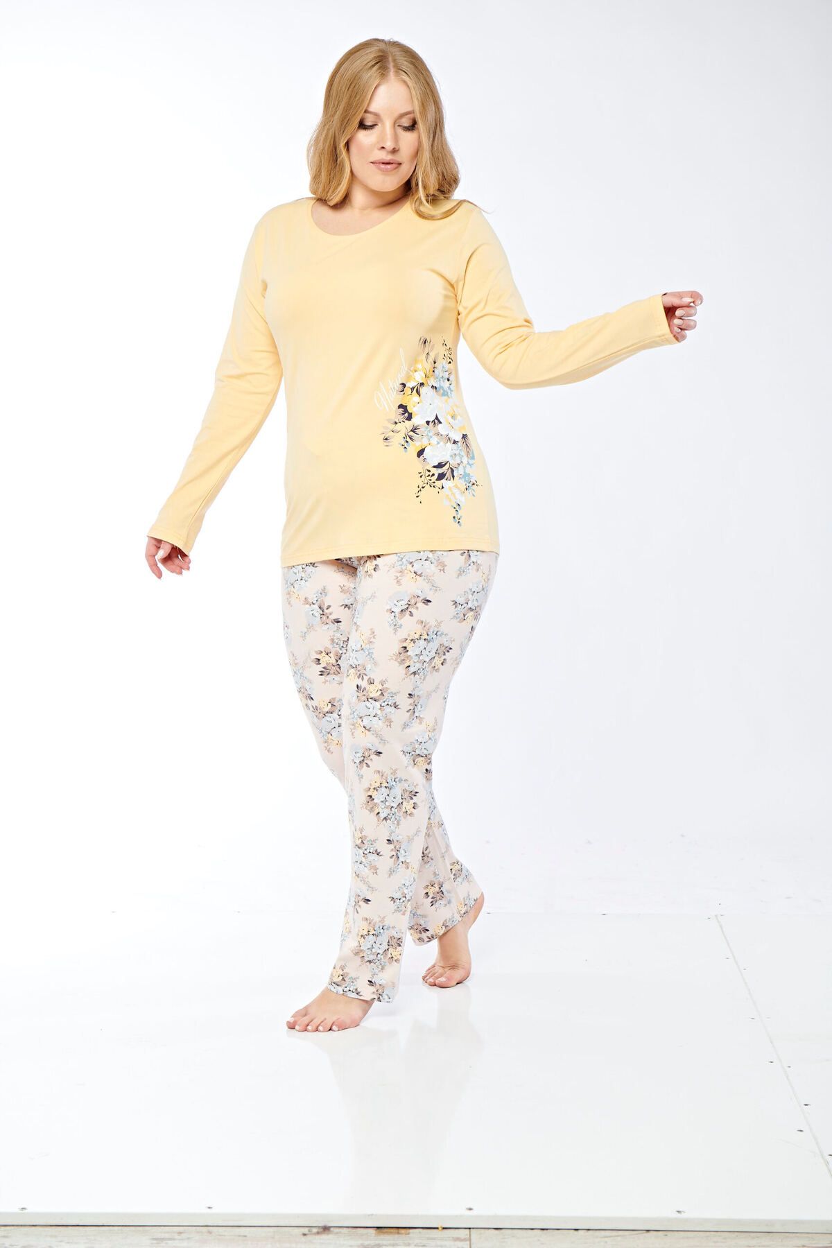 Rubina Secret-Set de pijamale cu mâneci lungi de mărime Plus 4