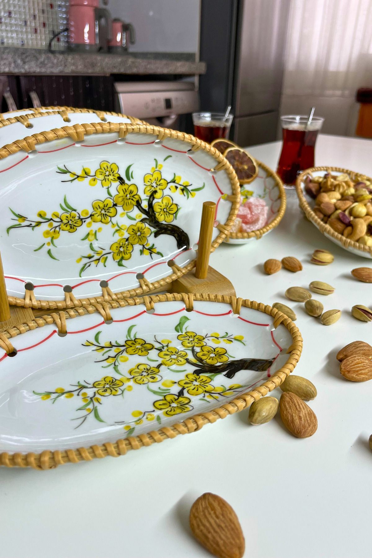 caMekan Decorative Plate Set Set of 3 Presentation Plate Yellow Flower Ceramic Rattan Embroidered Serving Plate