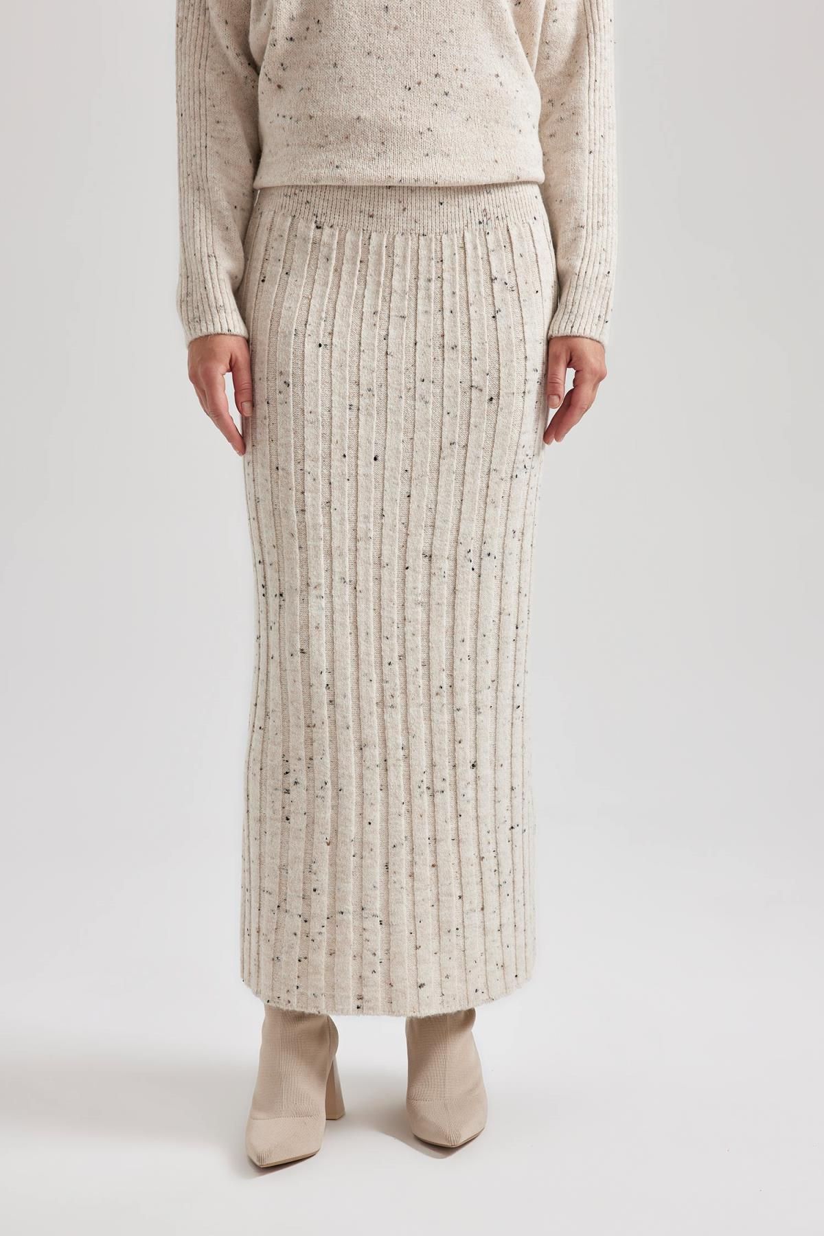 DeFacto-Regular Fit Flexible Waisted Basic Plain Maxi Knitwear Skirt B0090Ax23Wn 4