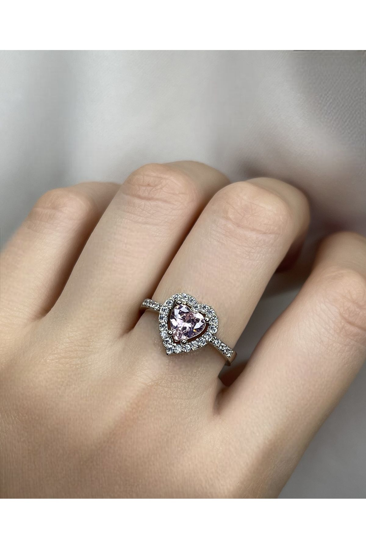 Platinum hot sale heart ring