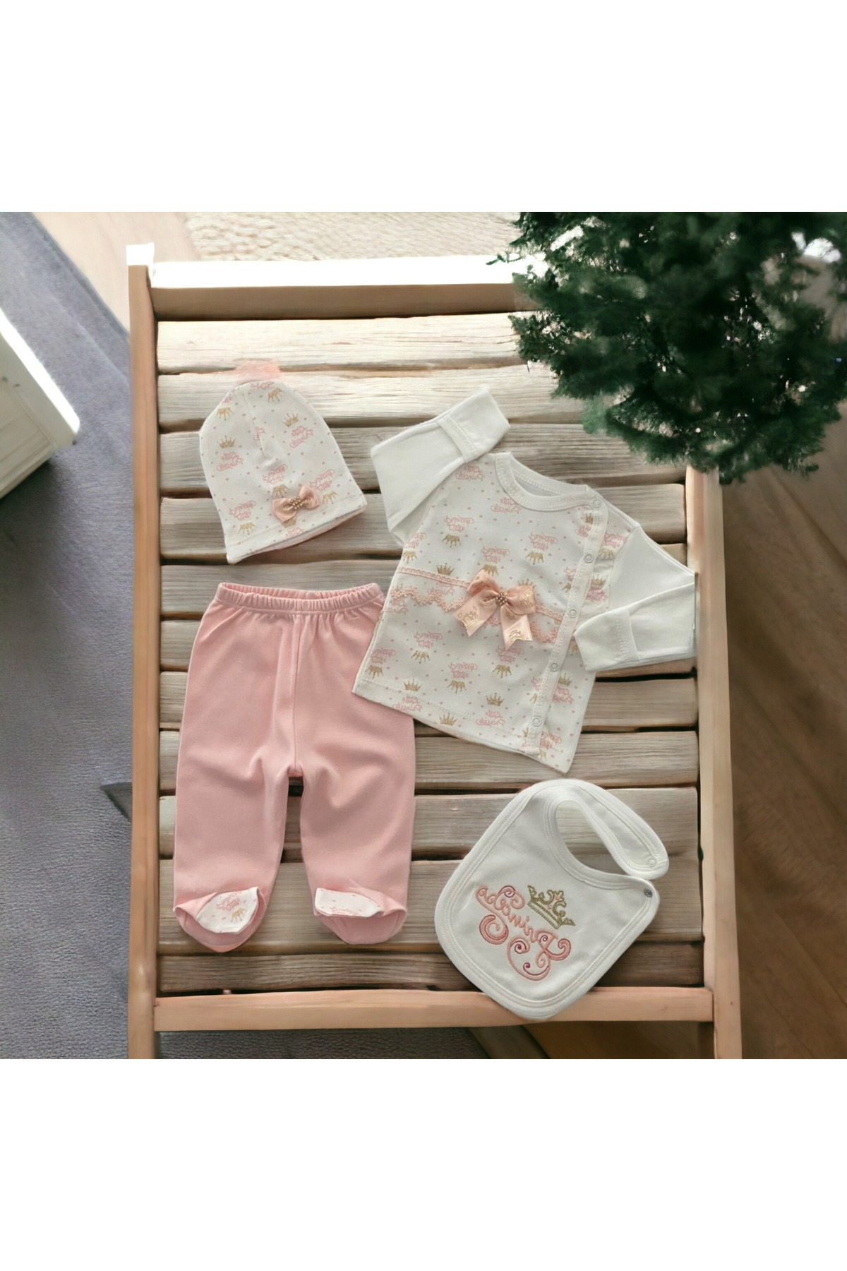 sahra bebek 5'Lİ BÜYÜK BEBEK DOĞUM SETİ(BEBEK BAKIM ÇANTASI,HASTANE ÇIKIŞI,BATTANİYE,10’LU MENDİL VE 3’LÜ ÇORAP) fotoğrafı 2 (önizleme)