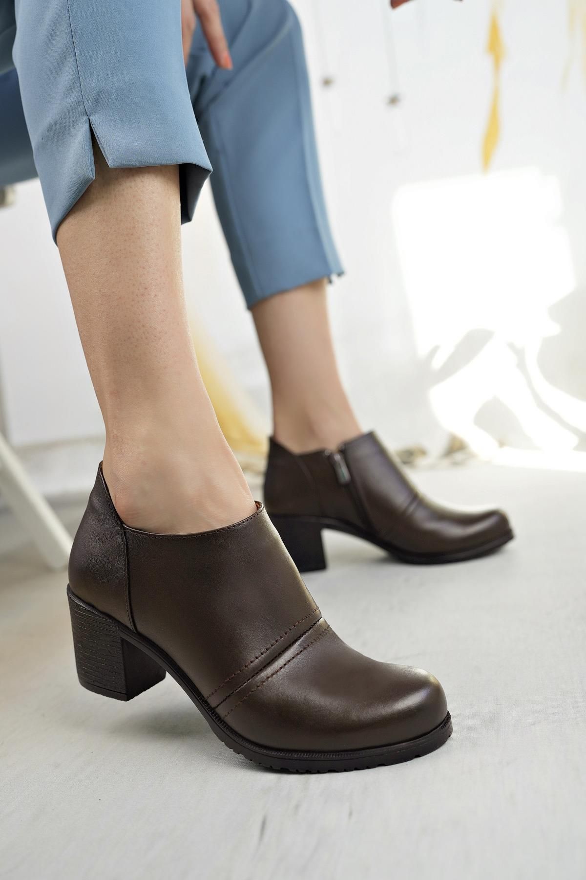 Clarks collection women's best sale emslie craft shooties