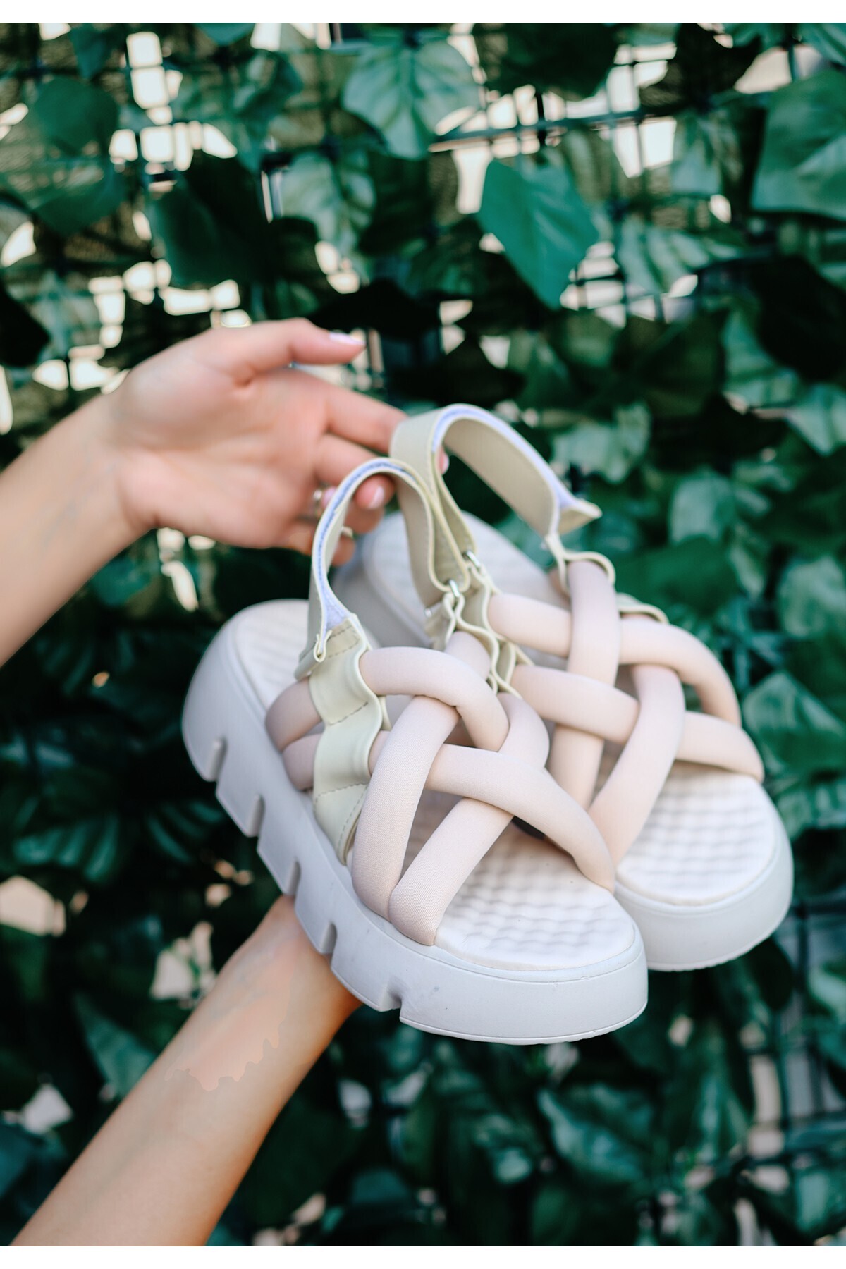 Fafi Bej Cilt Sandalet