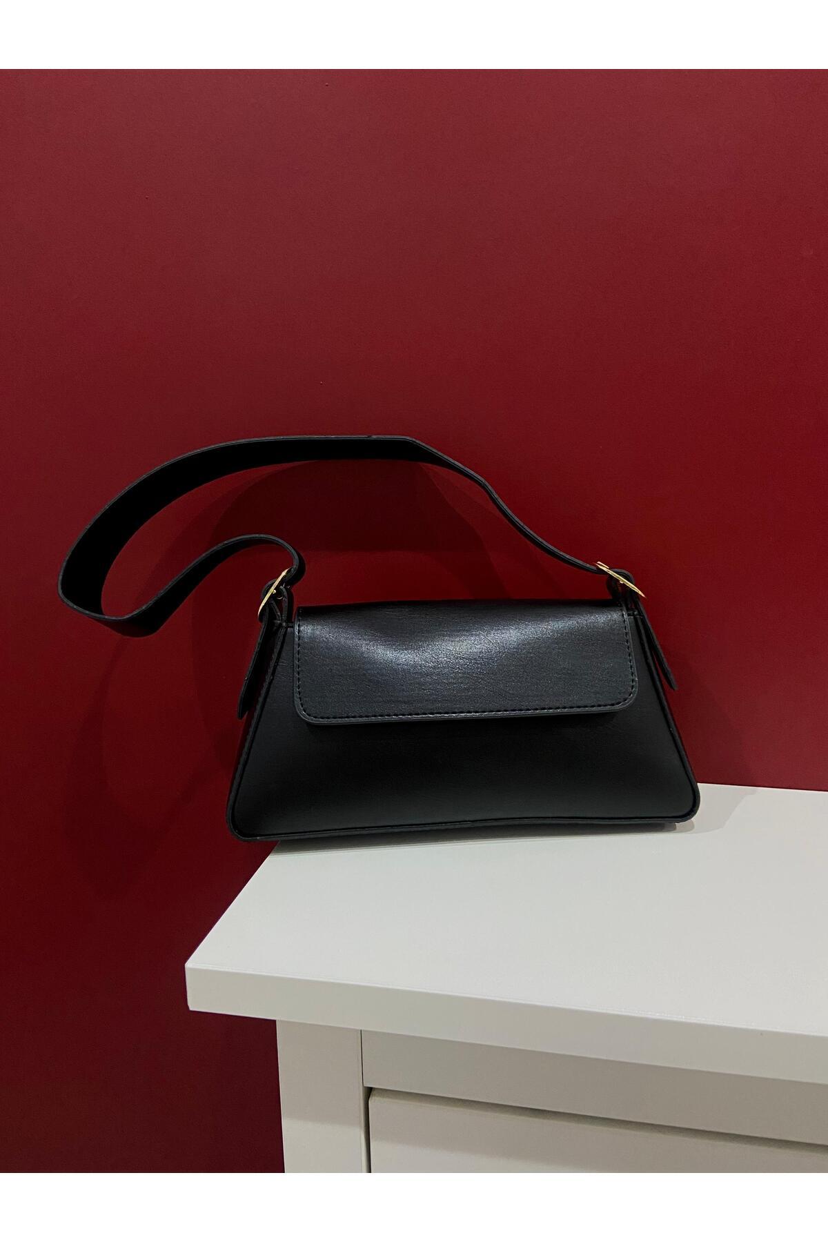 Women's Model Sleeve Bag with Cover