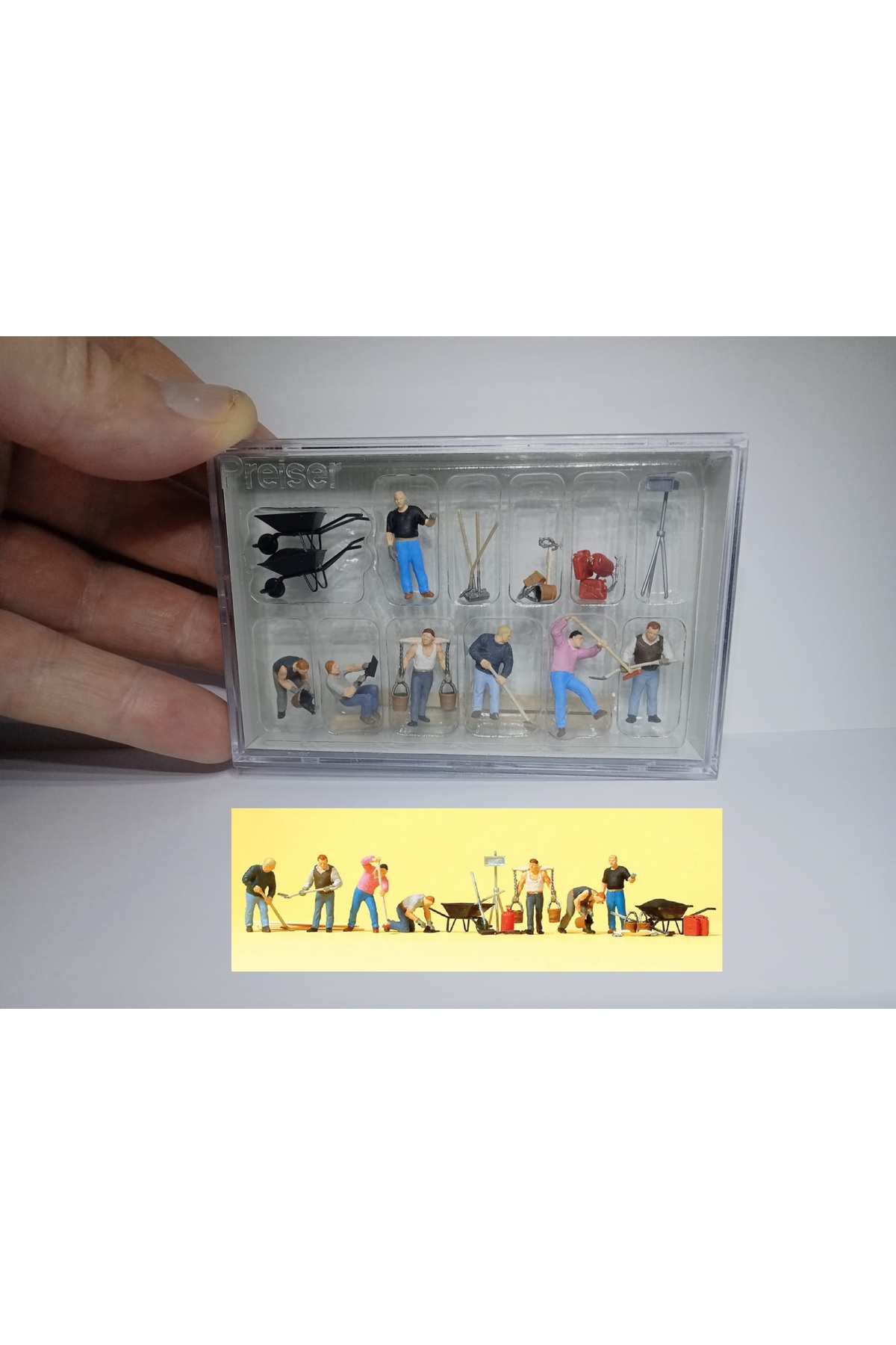 Preiser 1/22.5 Modelleisenbahn Figuren - 2 Polizisten In Grün Für G-Skala