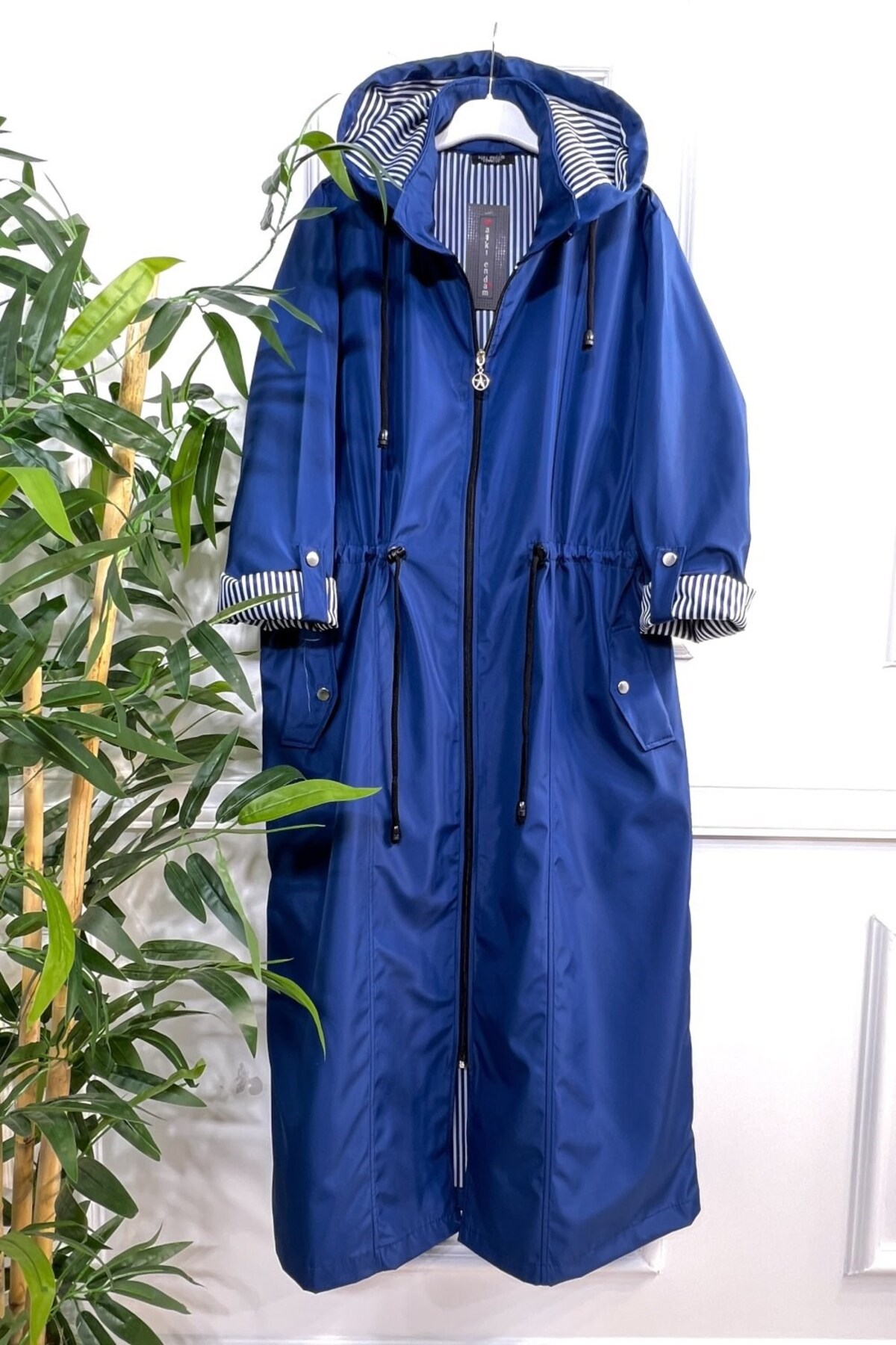 Aşkı Endam Büyük Beden Ateş Çıkarılabilir Kapşonlu İçi Çizgili Tam Boy Trenç - Mavi