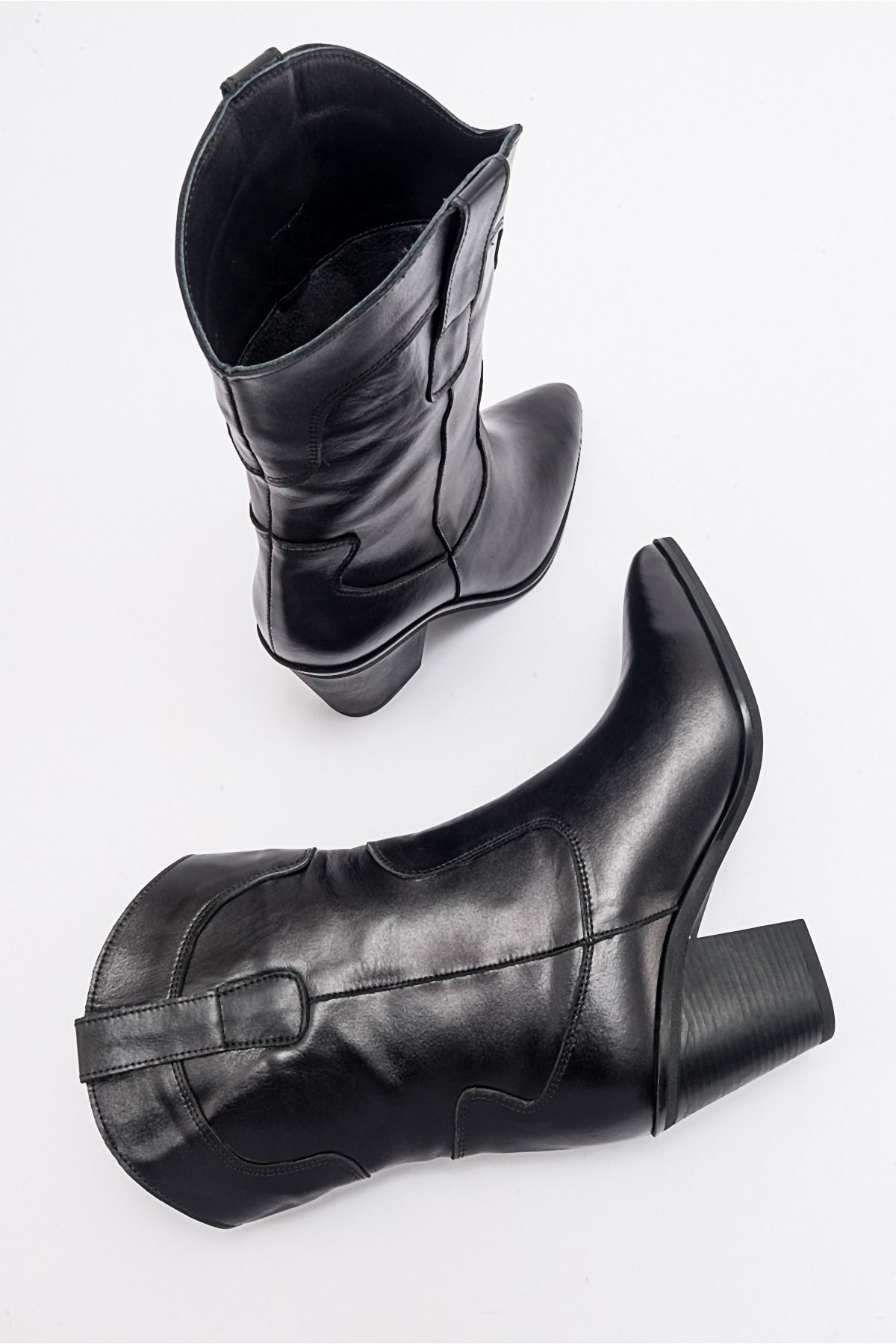 چکمه و بوتی سیاه زنانه Hopen مشکی Skin چرمی Heels بوت پوتین luvishoes