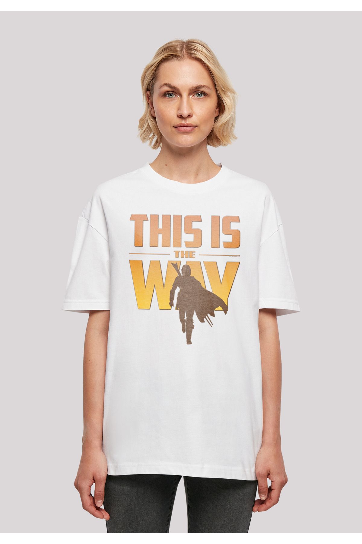 The Damen übergroßem Mandalorian Damen Boyfriend-T-Shirt Wars Star mit - F4NT4STIC Is The für Way Trendyol This