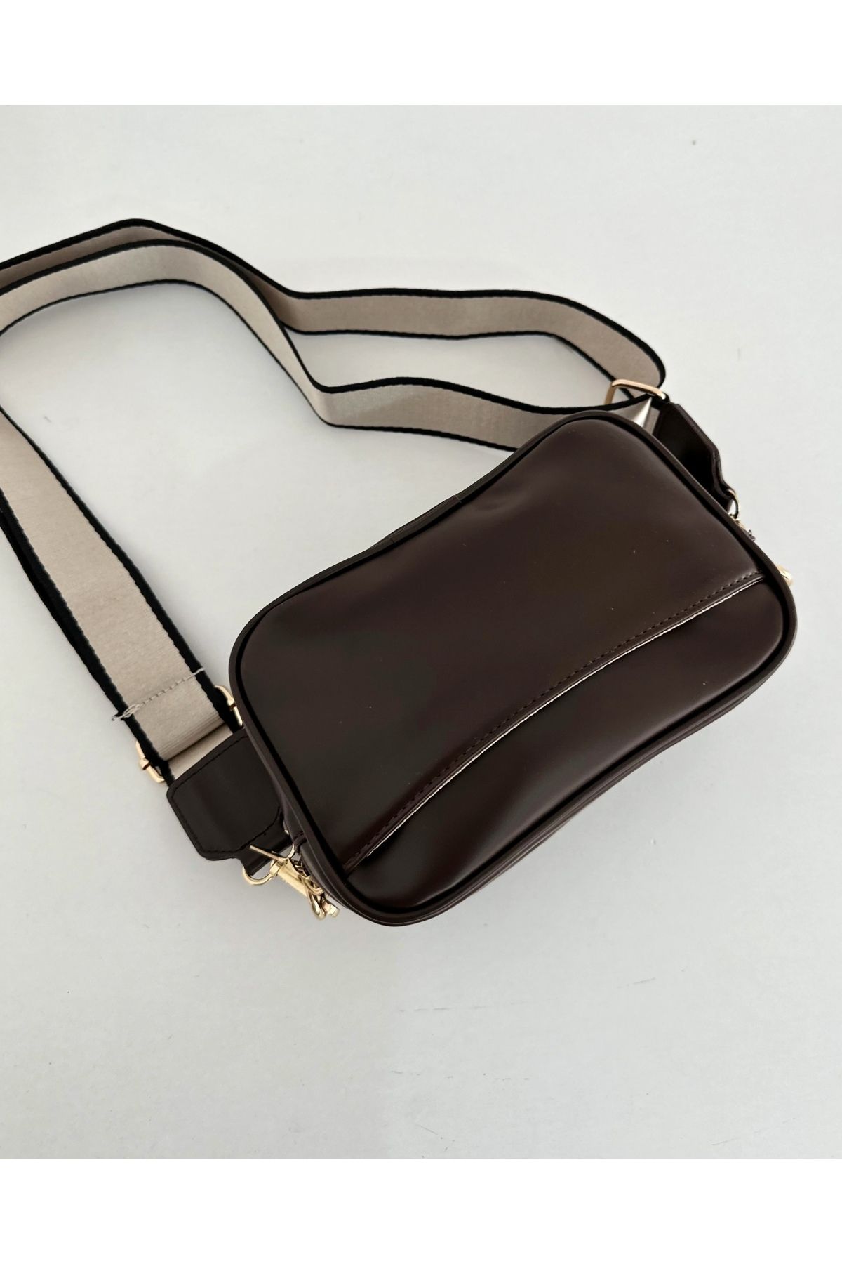 Side bag best sale with thick strap