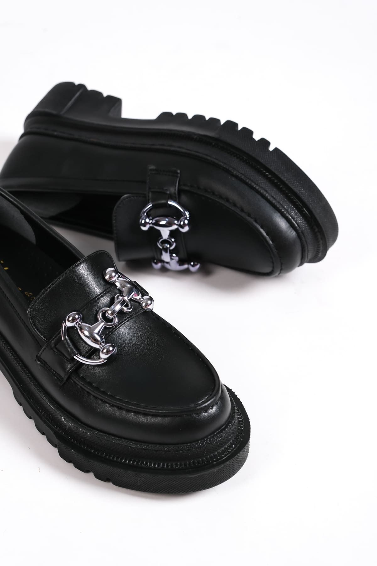 Laceless loafers on sale